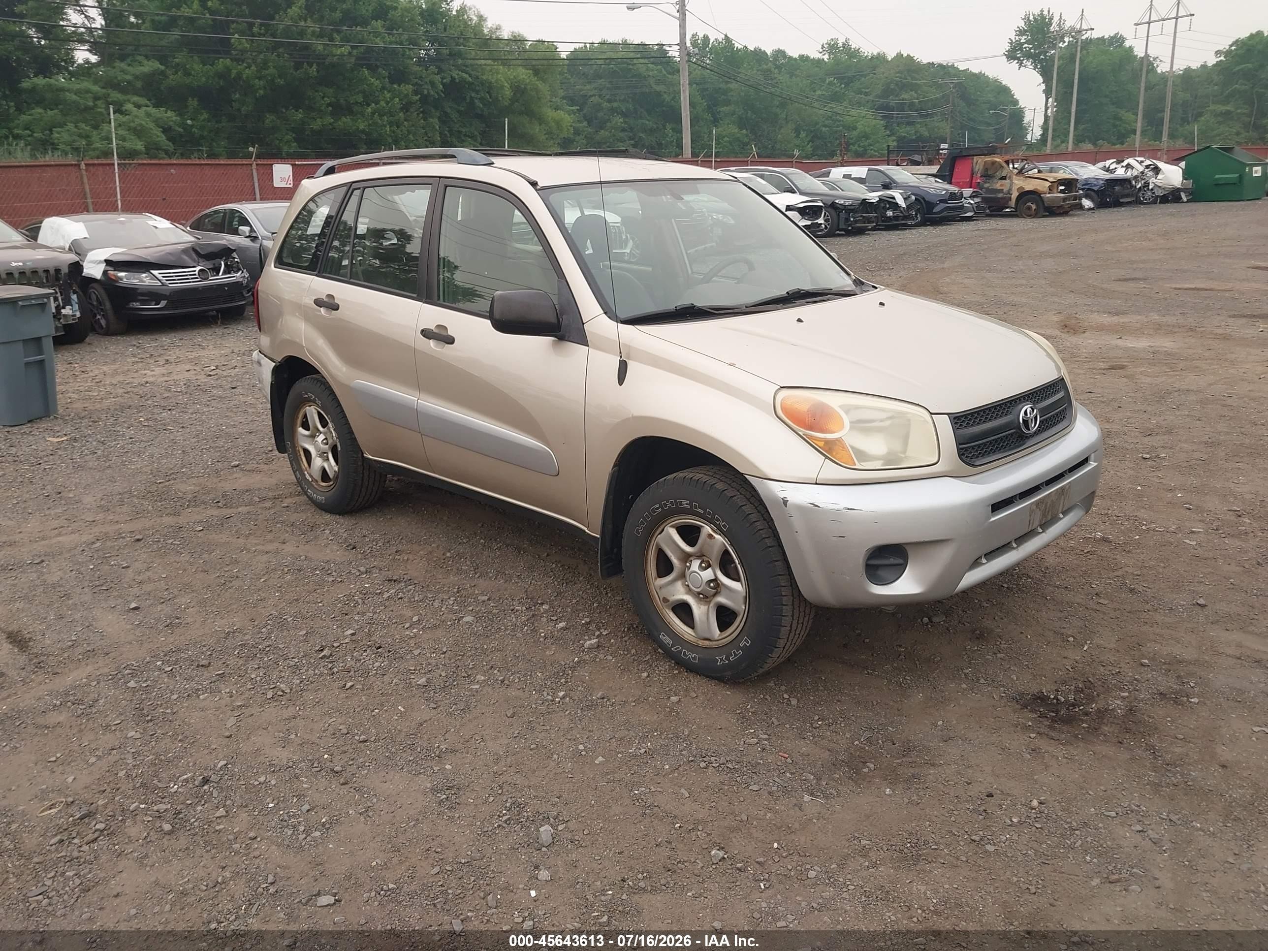 2004 Toyota RAV4, VIN JTEGD20V040014136 — Rear end