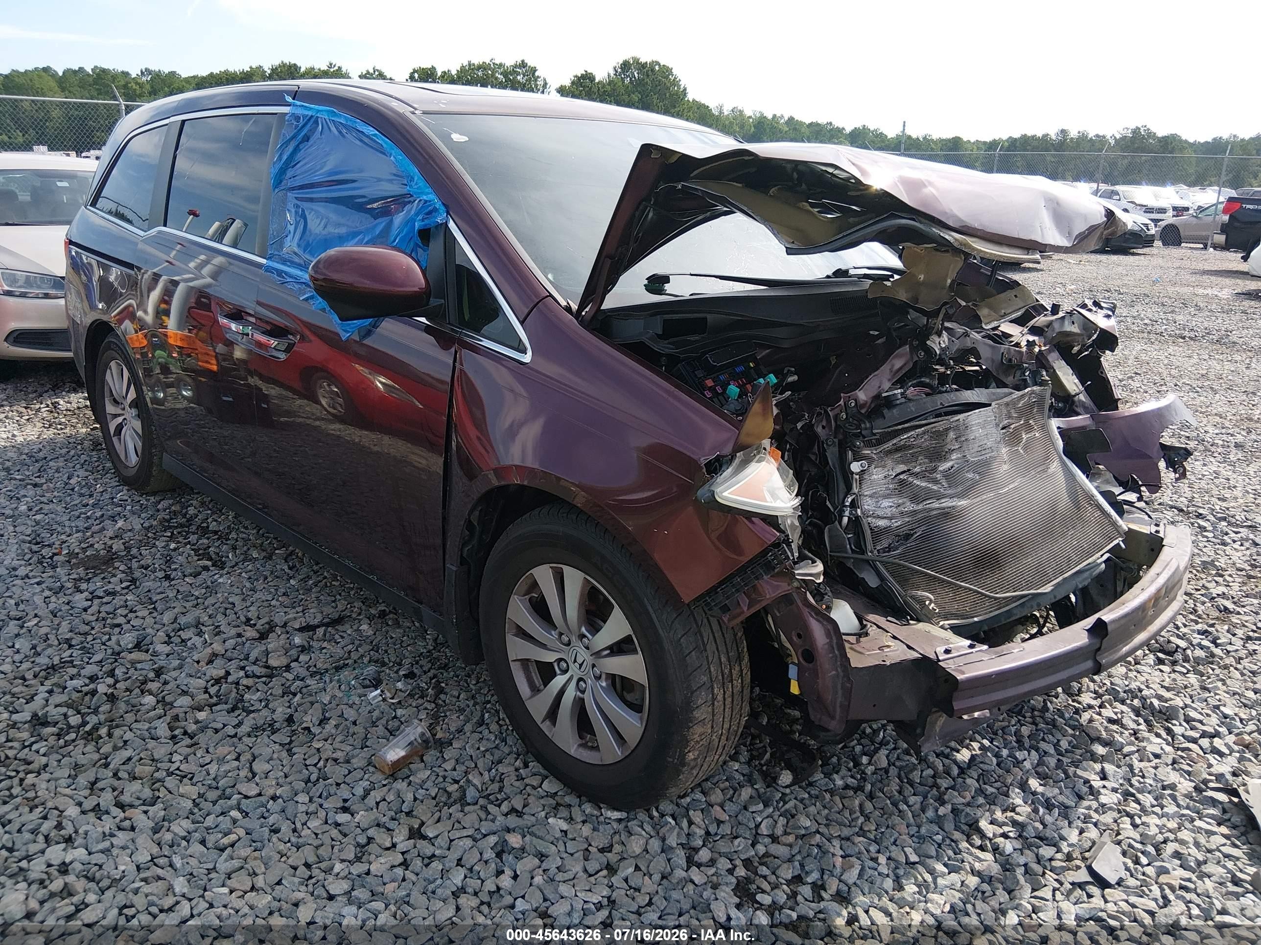 2015 Honda Odyssey EX-L, VIN 5FNRL5H65FB015172 — Front end