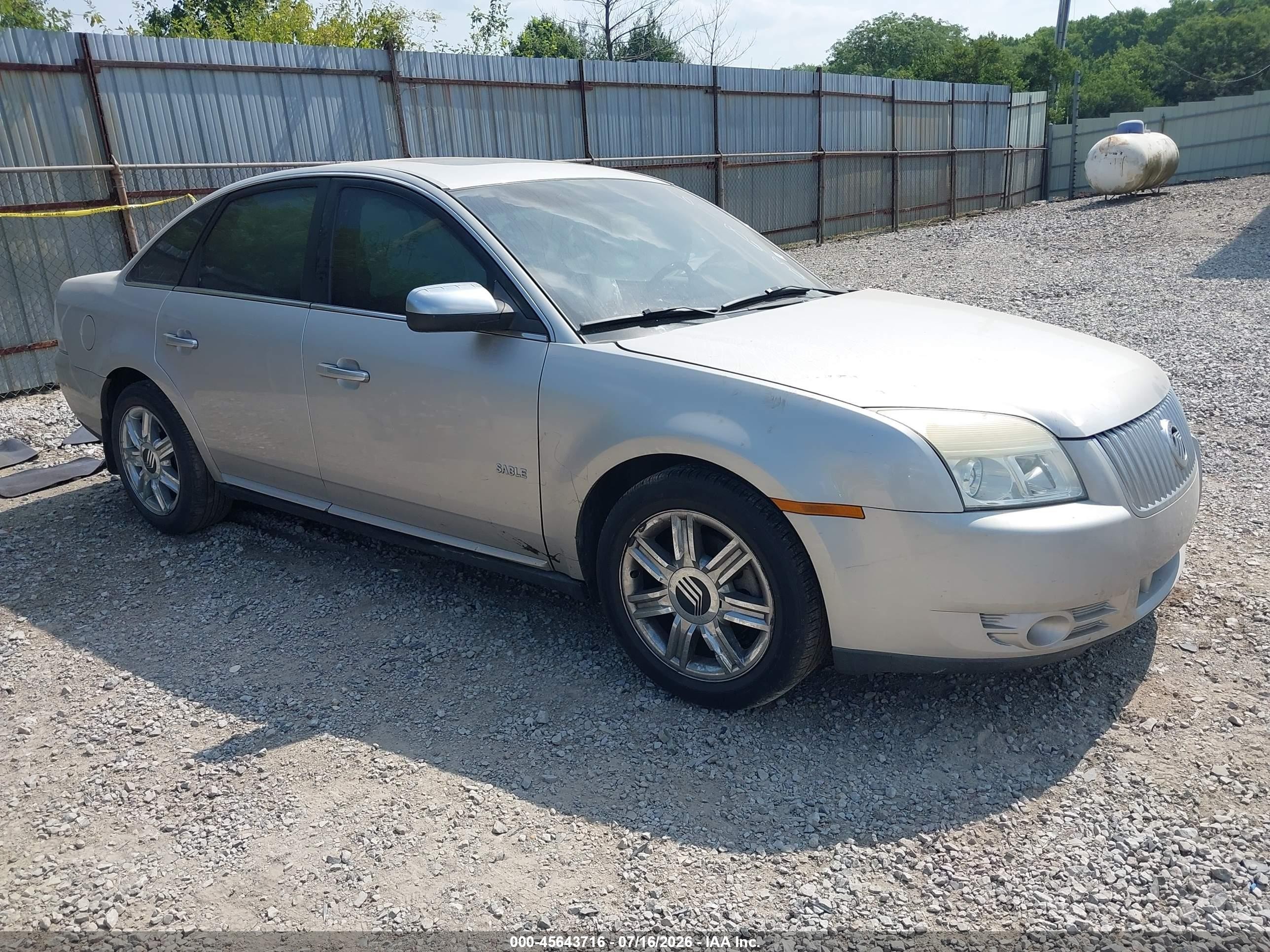 2008 Mercury Sable Premier, VIN 1MEHM42W78G618434 — Side