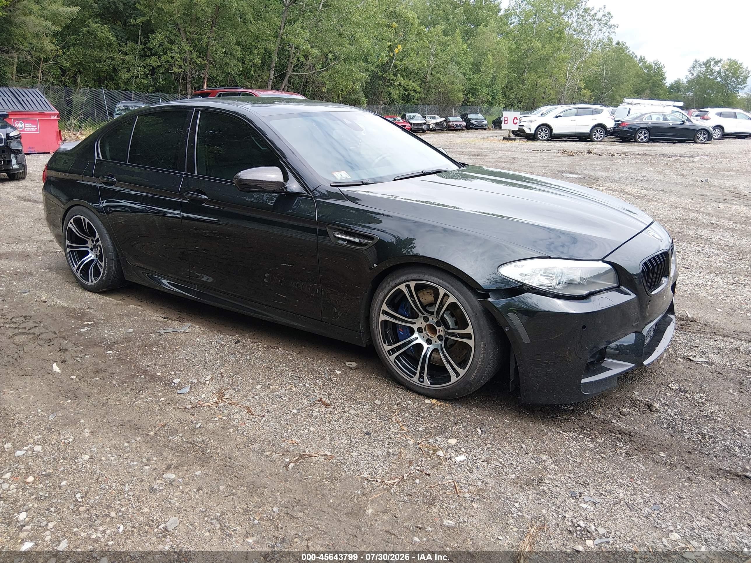 2013 BMW M5, VIN WBSFV9C53DC773274 — Front end