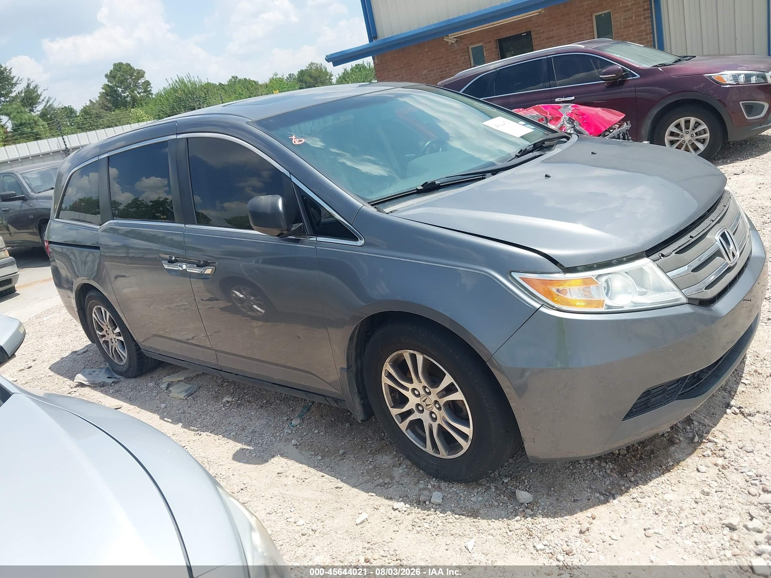 2011 Honda Odyssey EX-L, VIN 5FNRL5H64BB102572 — Normal wear
