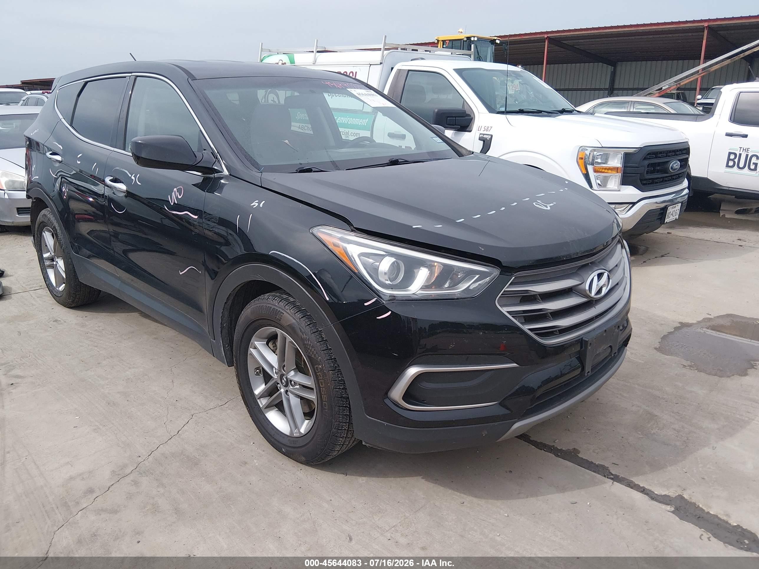 2018 Hyundai Santa Fe 2.4L, VIN 5NMZT3LB9JH062088 — Rear end