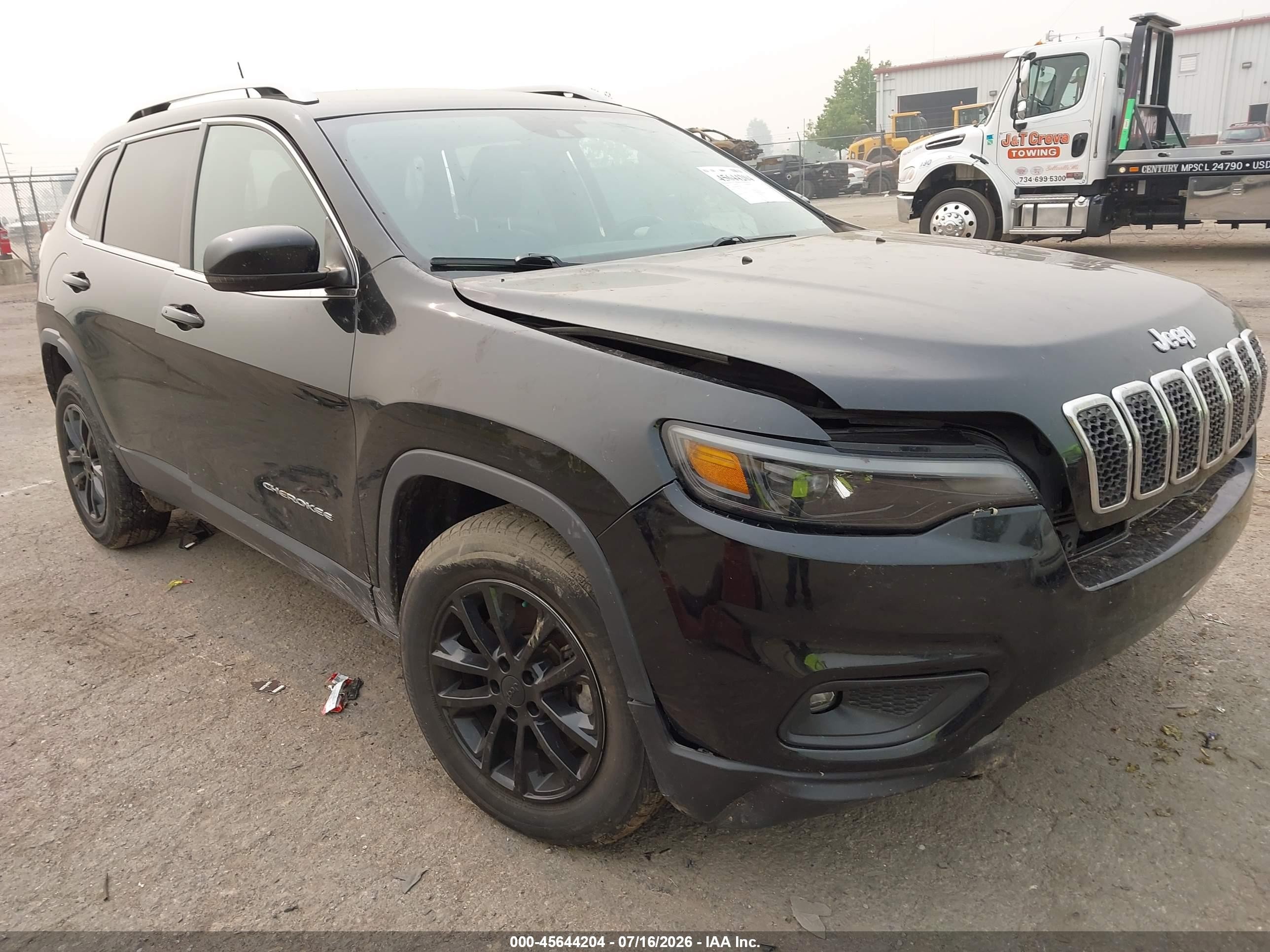 2021 Jeep Cherokee Latitude Lux, VIN 1C4PJMMX6MD100581 — Front end