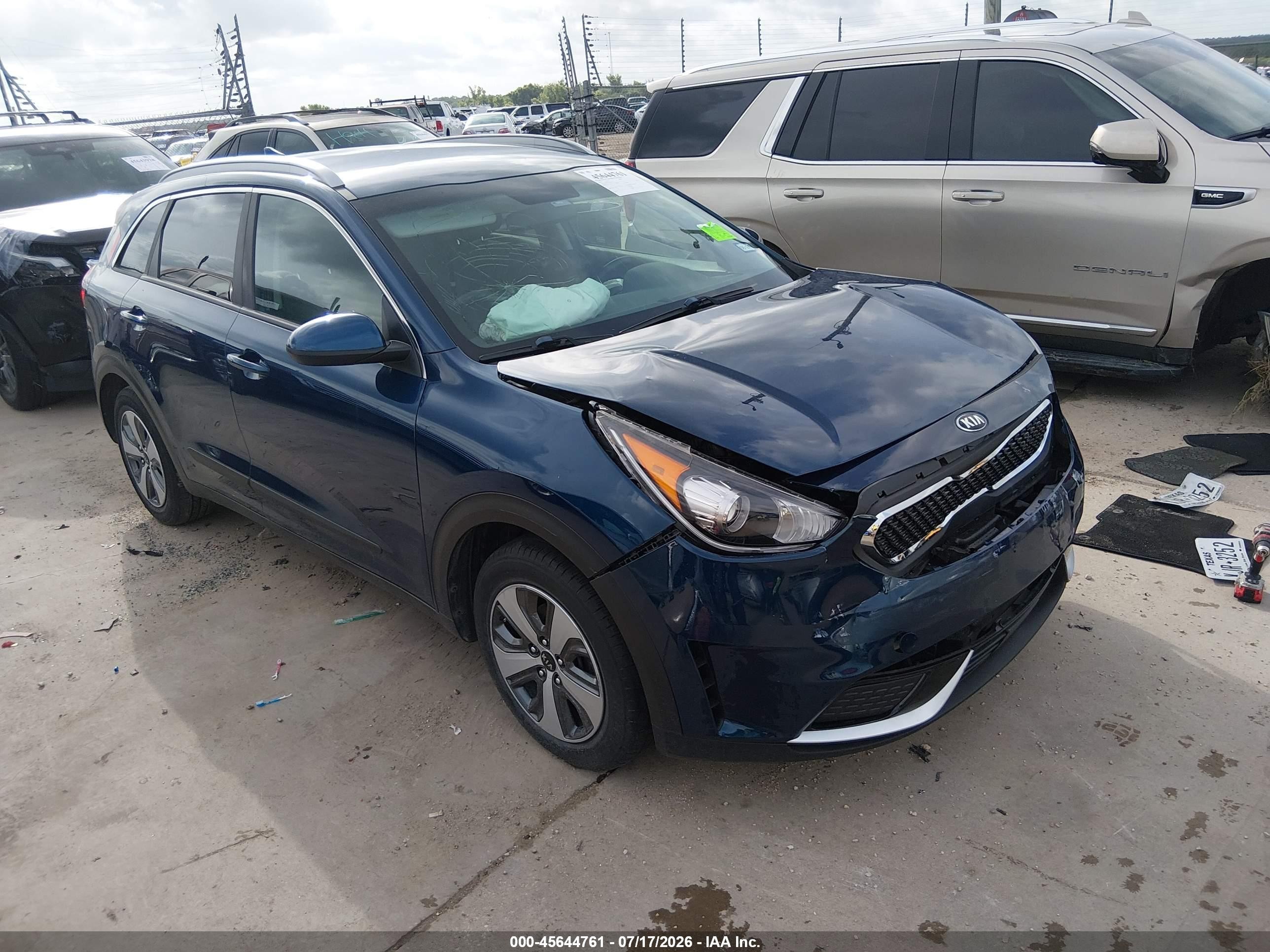 2018 Kia Niro LX, VIN KNDCB3LC2J5204365 — Front end