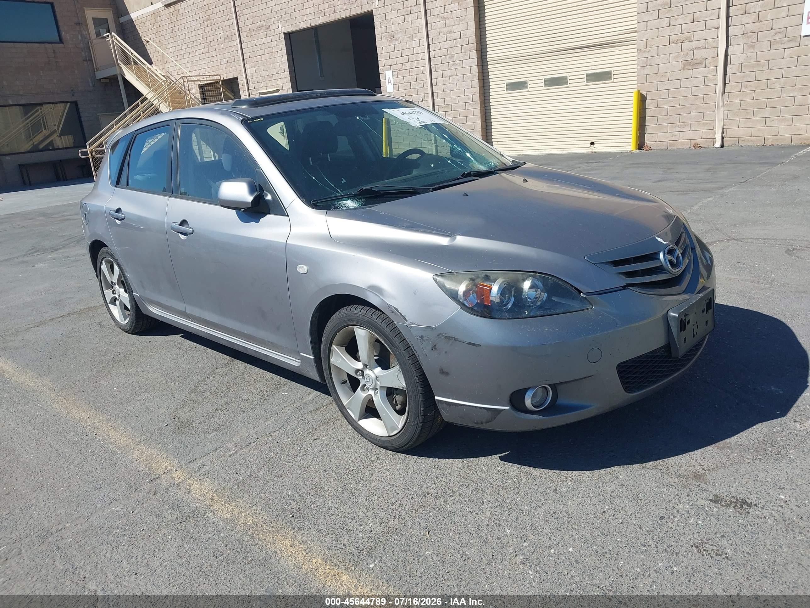 2005 Mazda 3 s, VIN JM1BK343751257733 — Normal wear