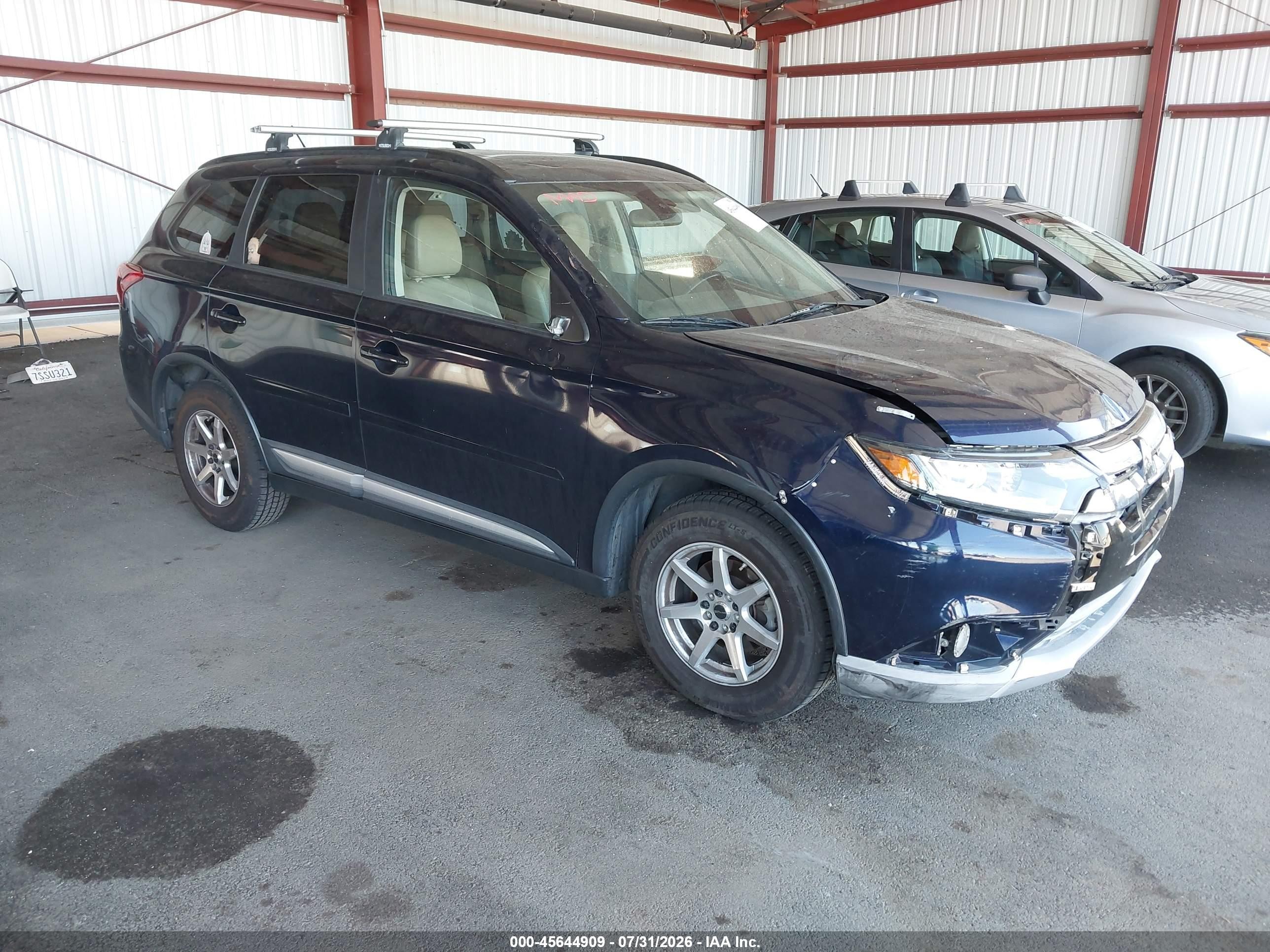 2016 Mitsubishi Outlander SE, VIN JA4AD3A33GZ019015 — Normal wear
