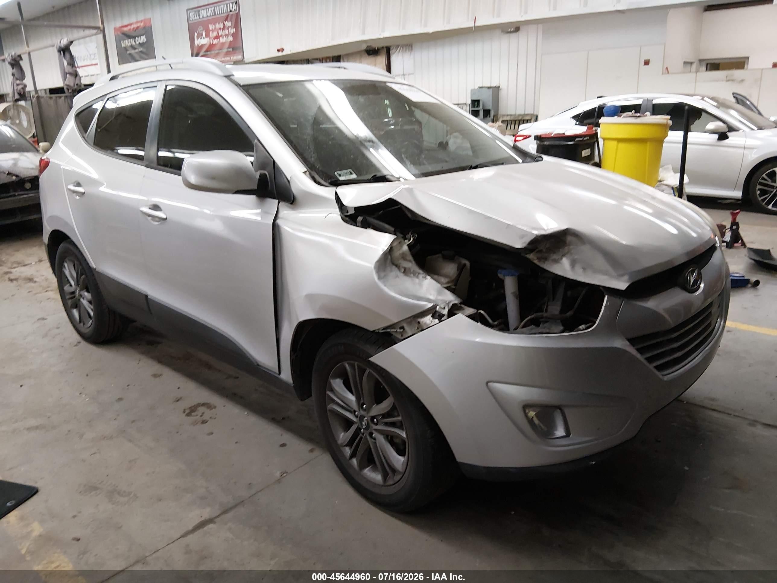 2015 Hyundai Tucson SE, VIN KM8JU3AG2FU979149 — Перед
