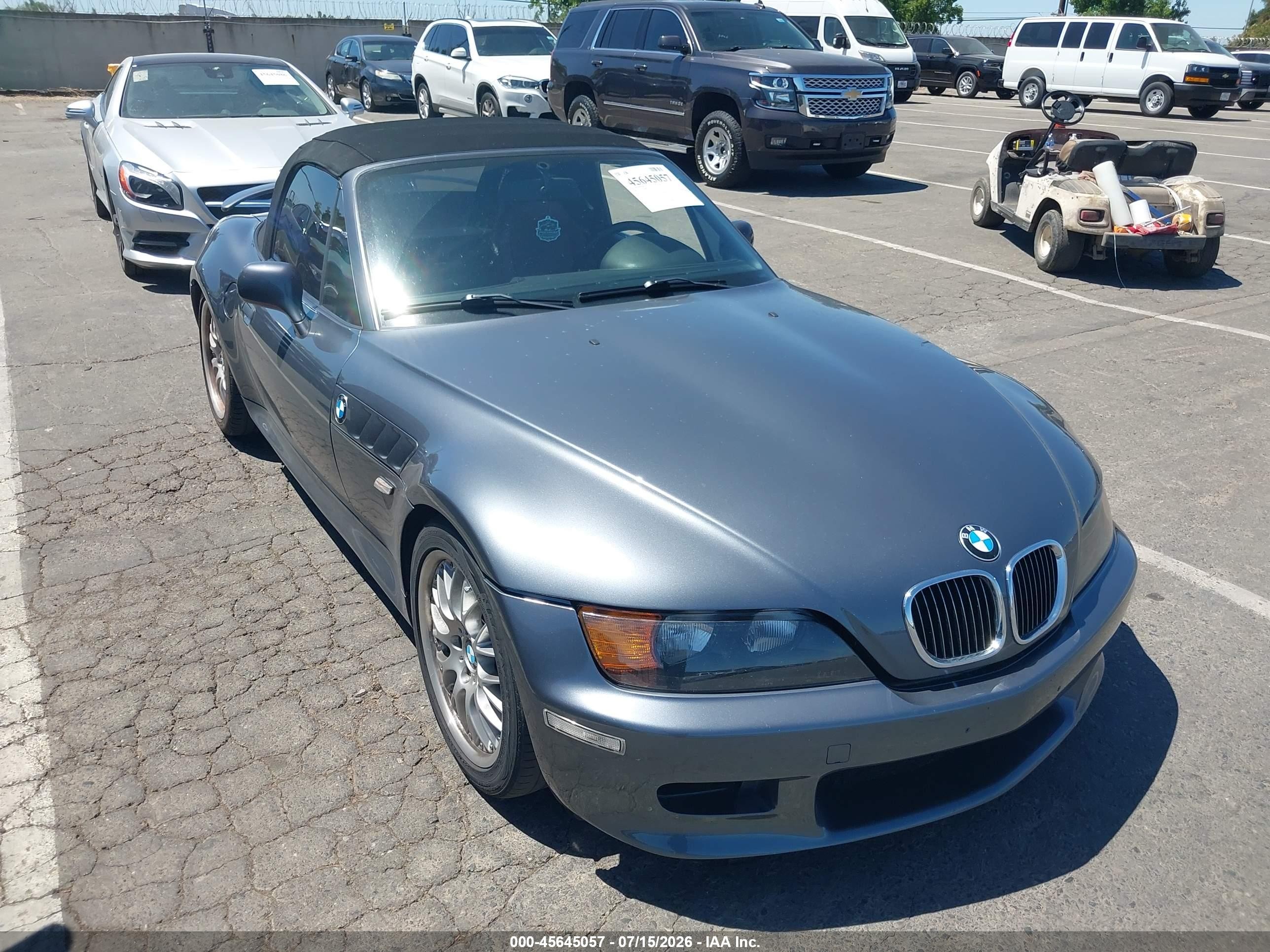2000 BMW Z3, VIN WBACH3348YLF71963 — Front end