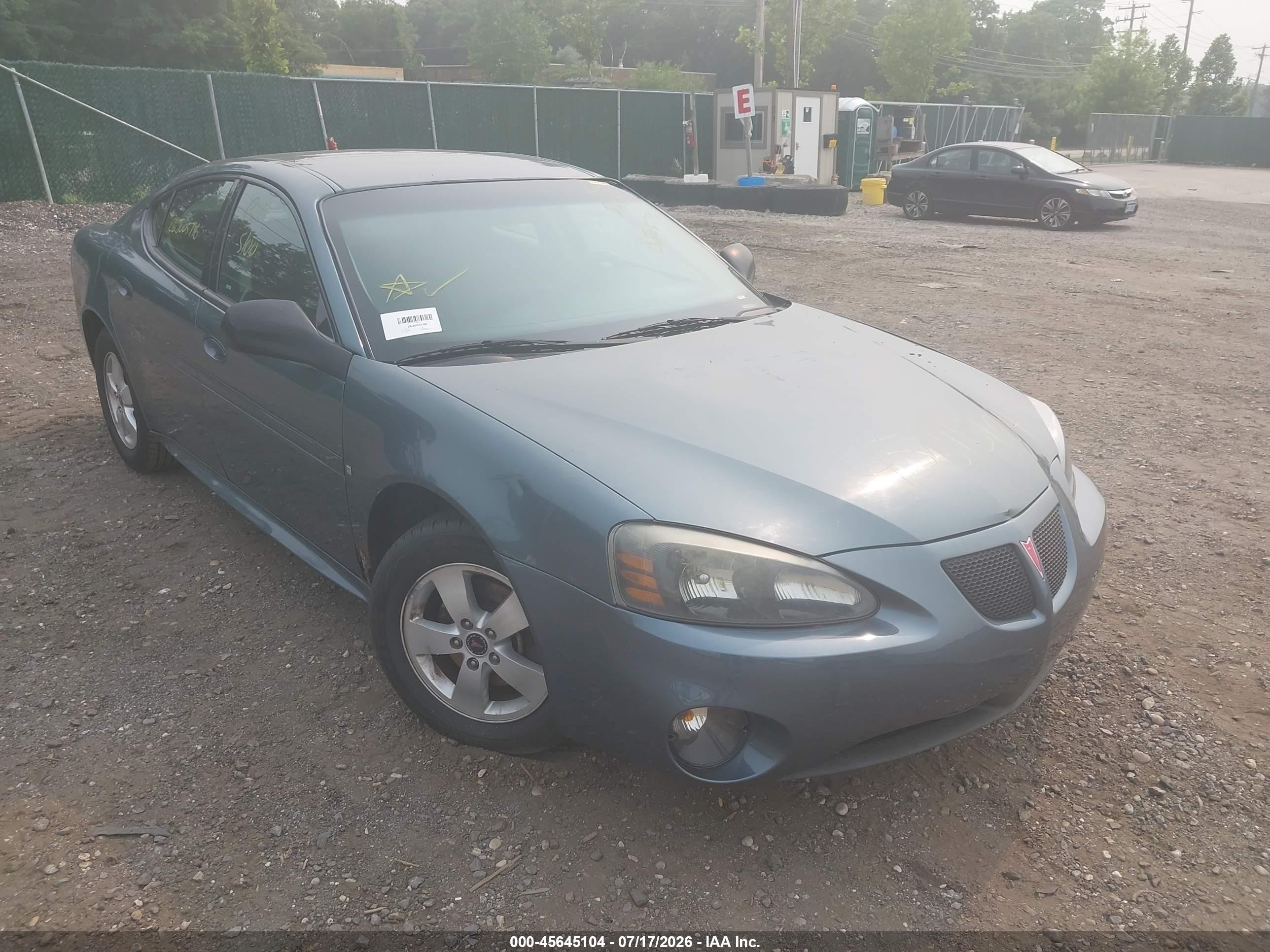 2006 Pontiac Grand Prix, VIN 2G2WP552961227556 — Side