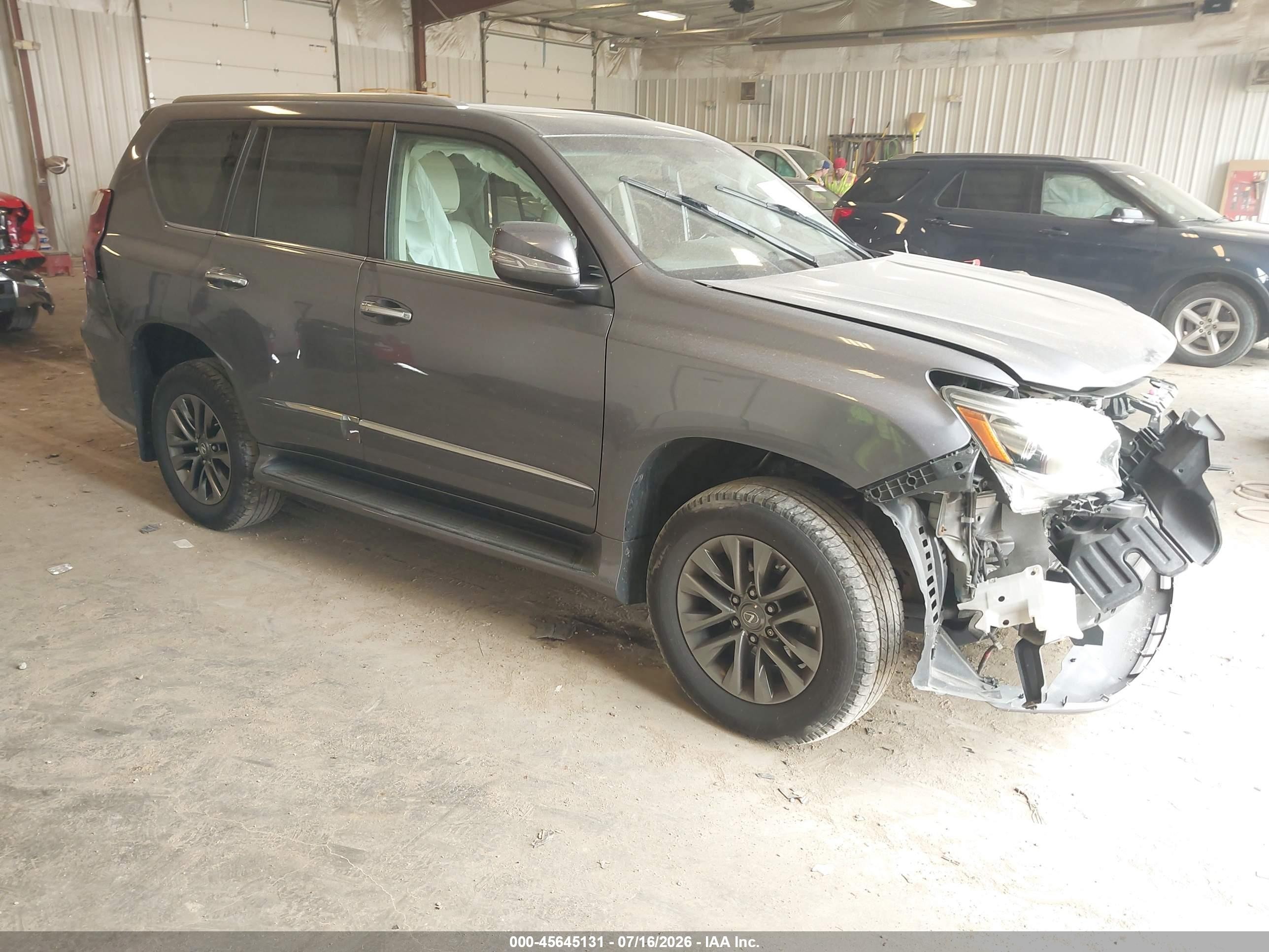 2018 Lexus GX 460 Premium, VIN JTJBM7FX8J5200894 — Перед
