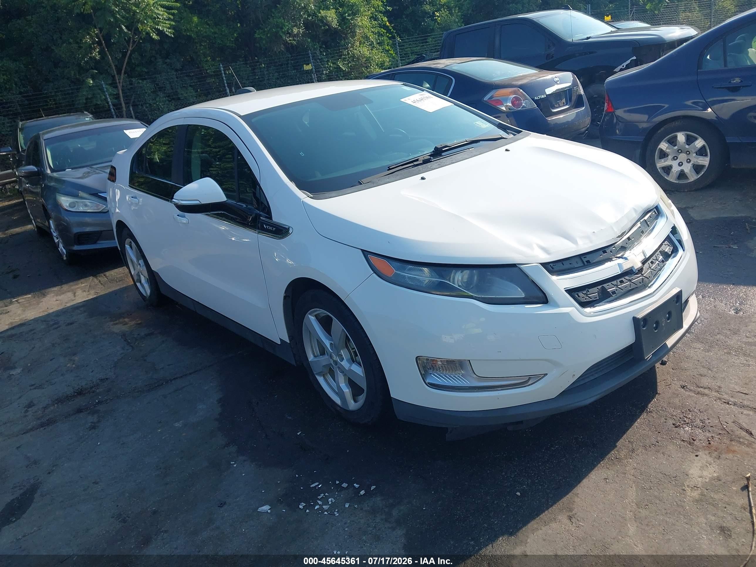 2015 Chevrolet Volt, VIN 1G1RC6E46FU108761 — Front end