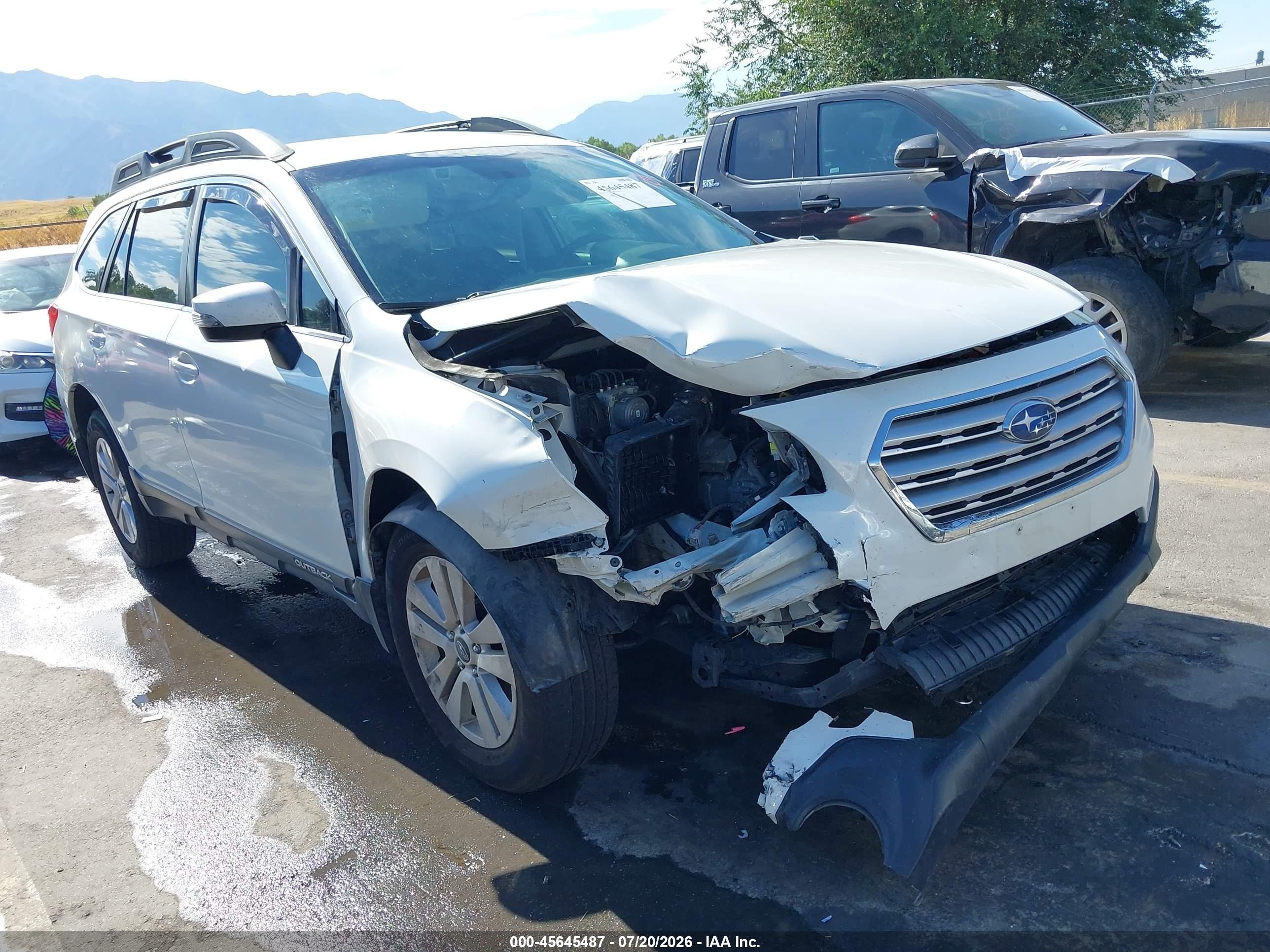 2016 Subaru Outback Premium, VIN 4S4BSBFC6G3309296 — Front end