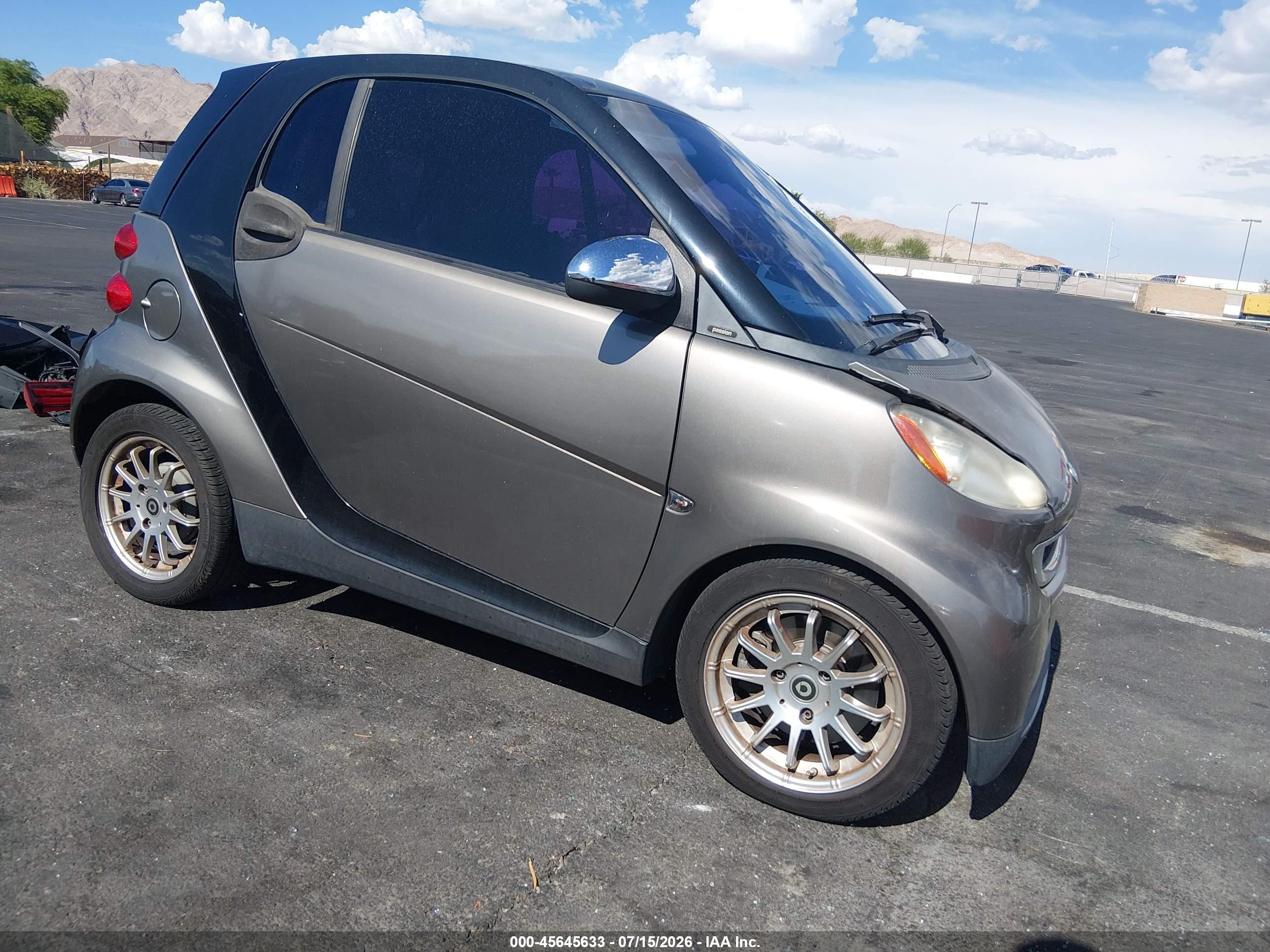 2011 Smart fortwo Pure, VIN WMEEJ3BAXBK419119 — Normal wear