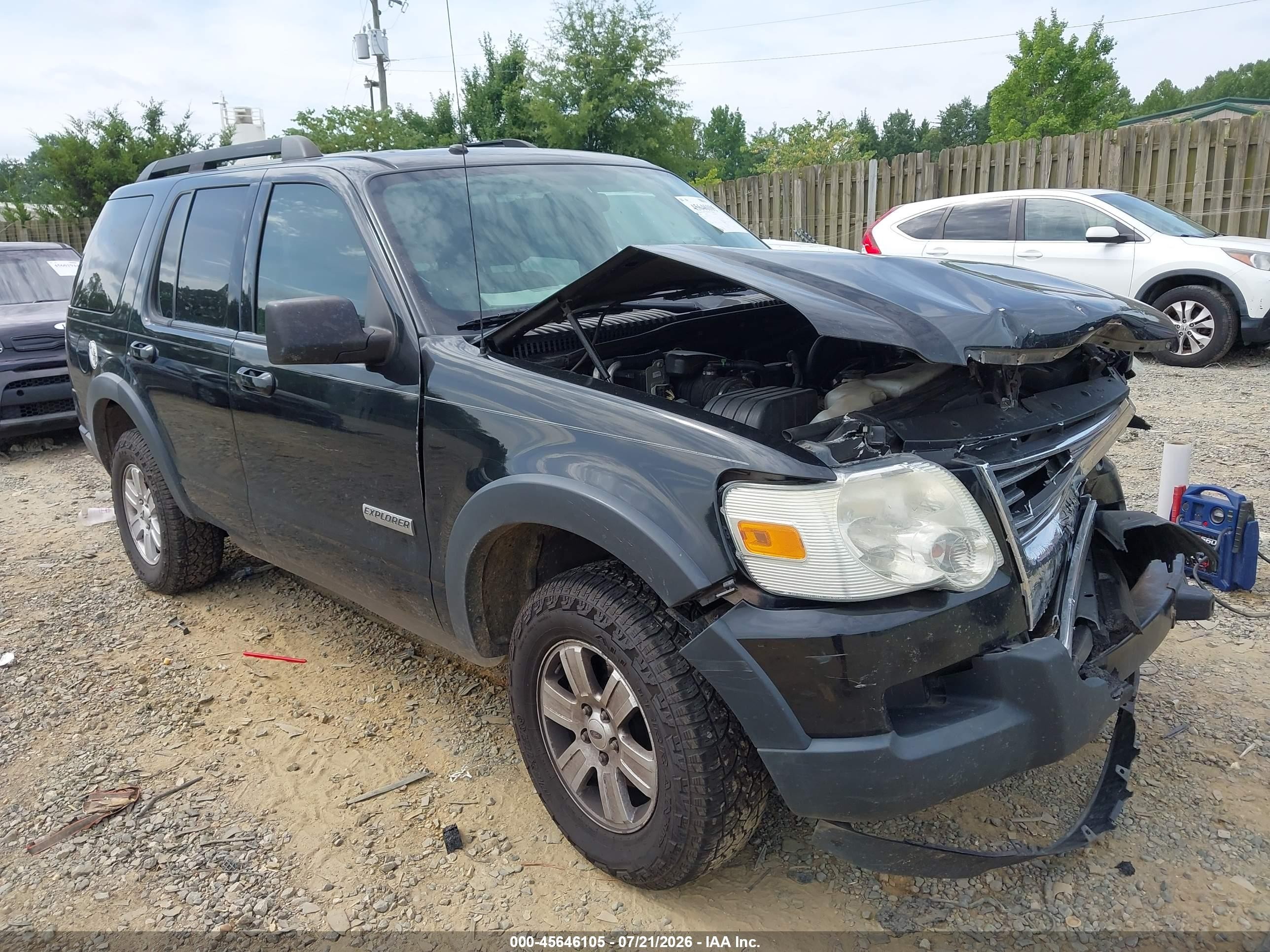 2007 Ford Explorer XLT, VIN 1FMEU73E07UA37574 — Перед