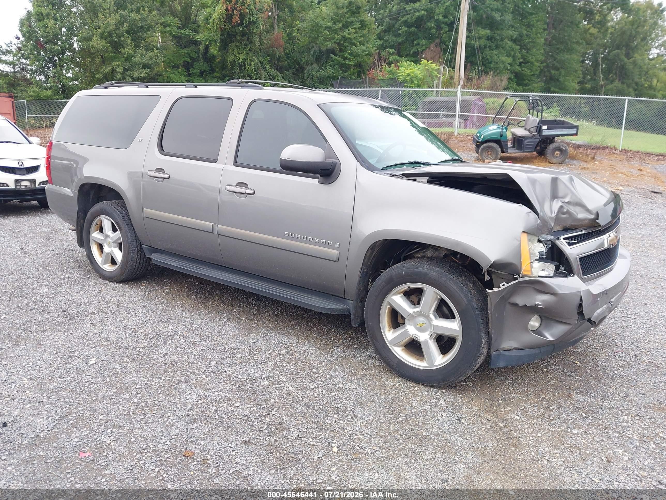 2008 Chevrolet Suburban LTZ, VIN 1GNFK163X8J222750 — Front end