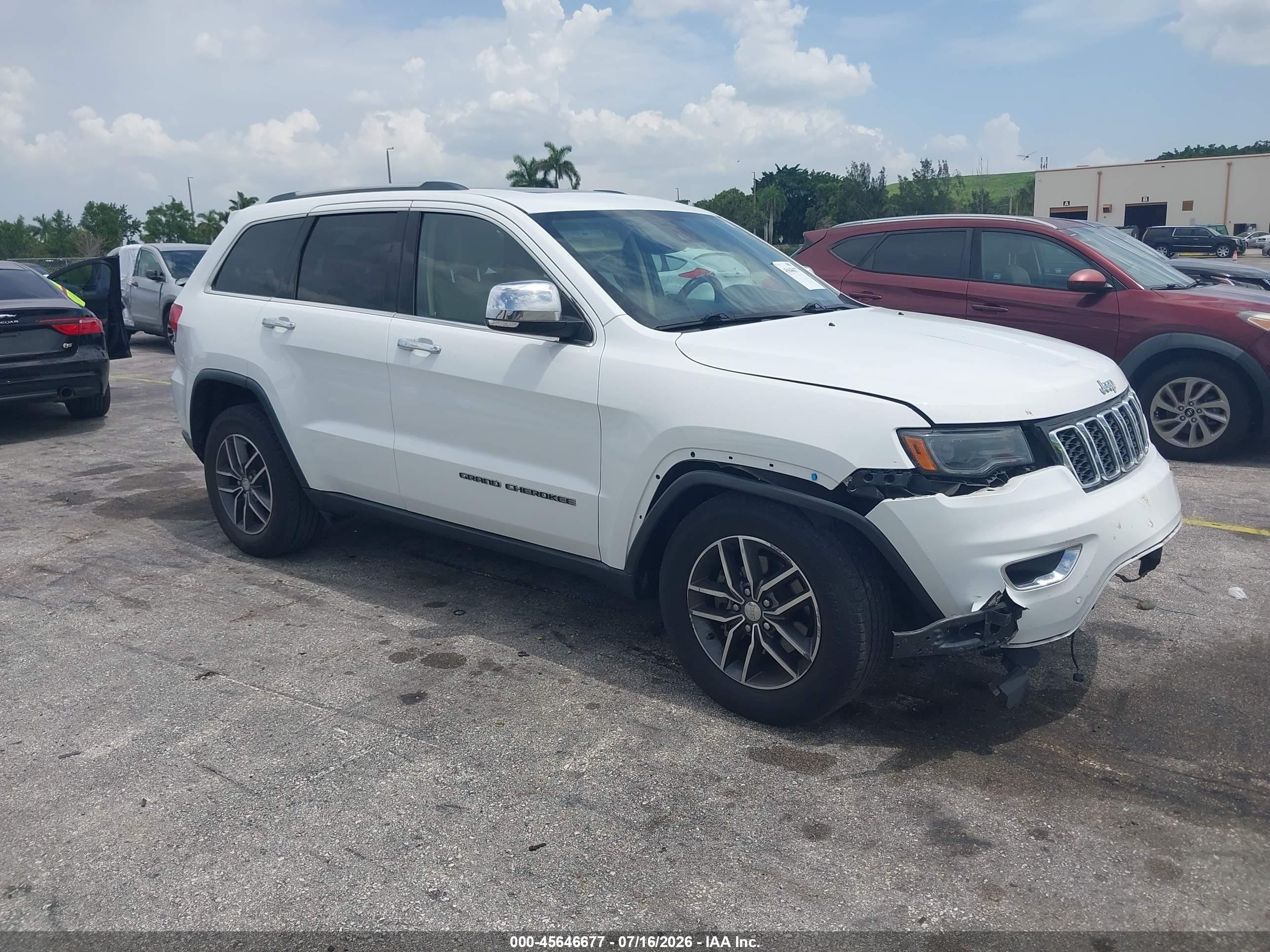 2018 Jeep Grand Cherokee Limited, VIN 1C4RJEBG3JC361816 — Front end