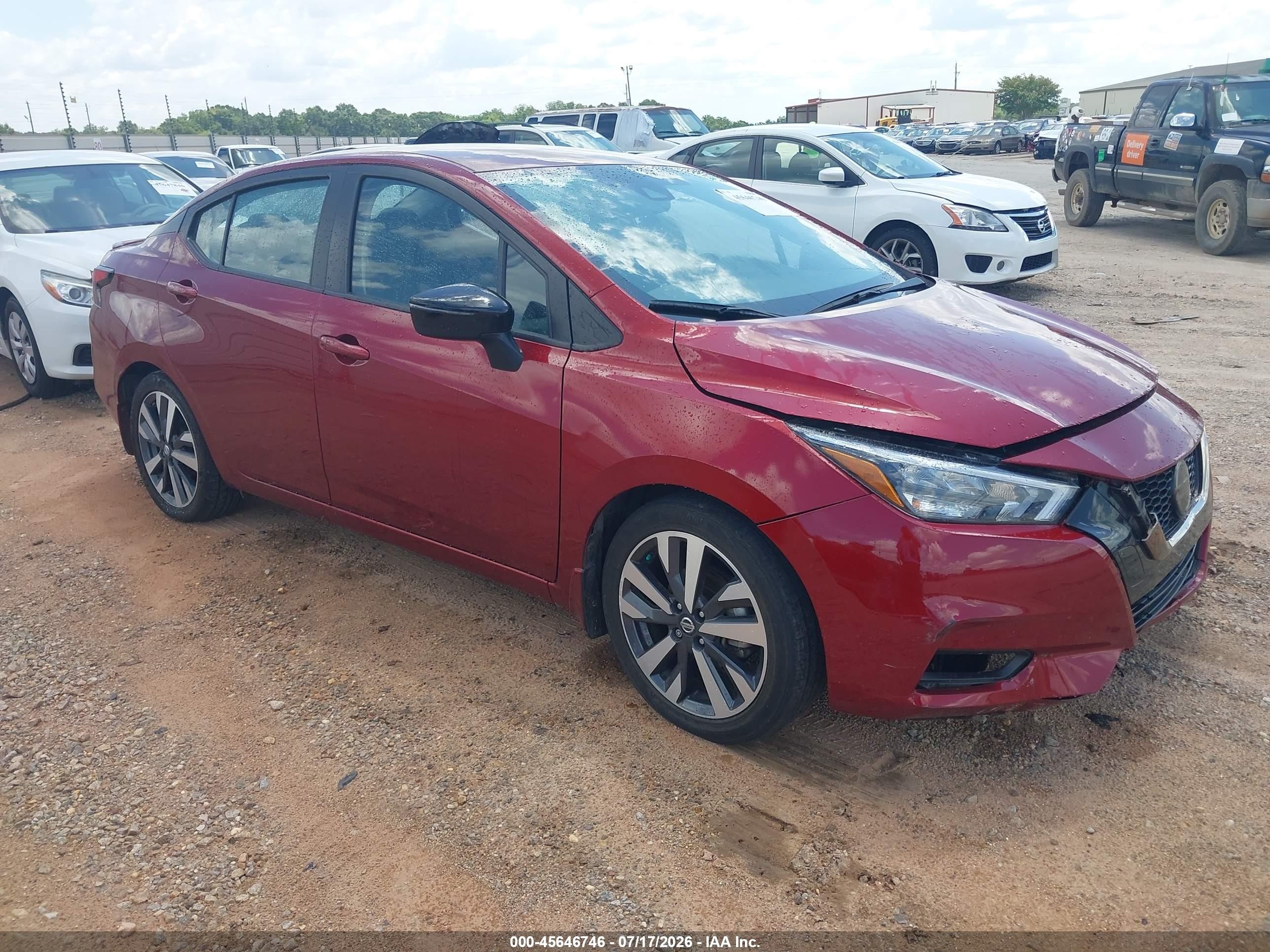 2020 Nissan Versa SR, VIN 3N1CN8FV5LL904985 — Перед