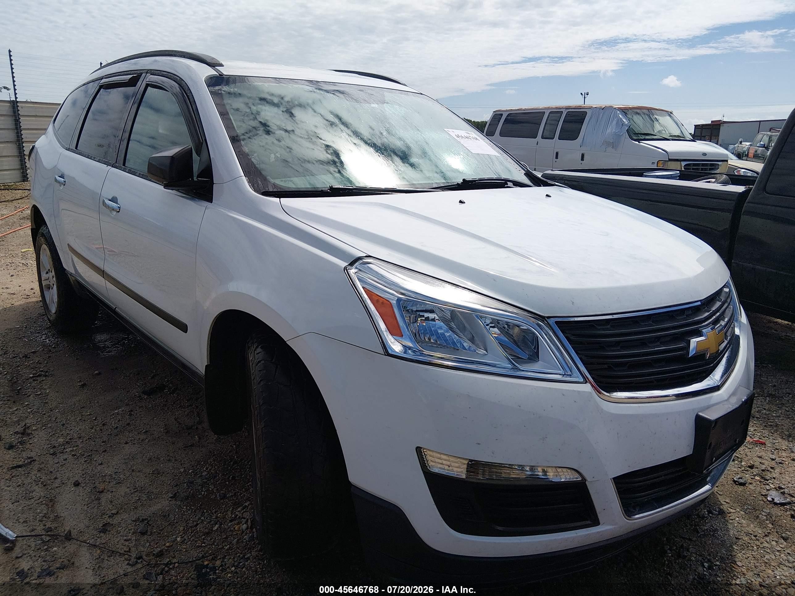 2016 Chevrolet Traverse LS, VIN 1GNKVFED2GJ191635 — Перед