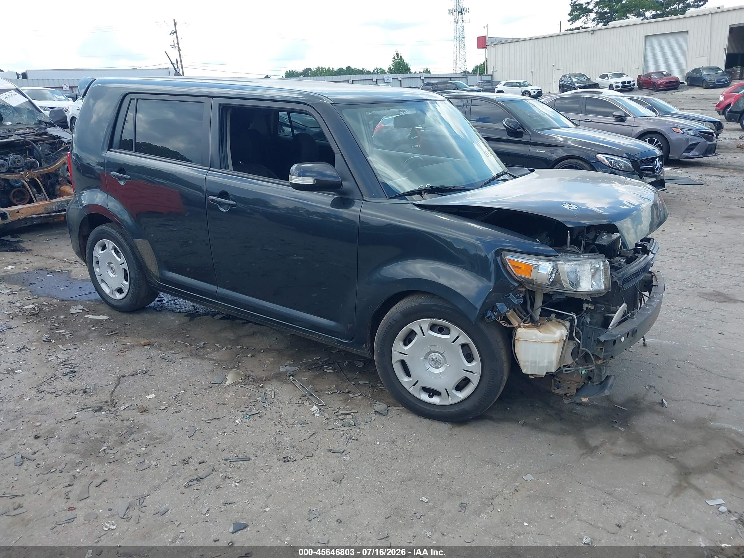 2013 Scion xB, VIN JTLZE4FE8DJ035389 — Перед
