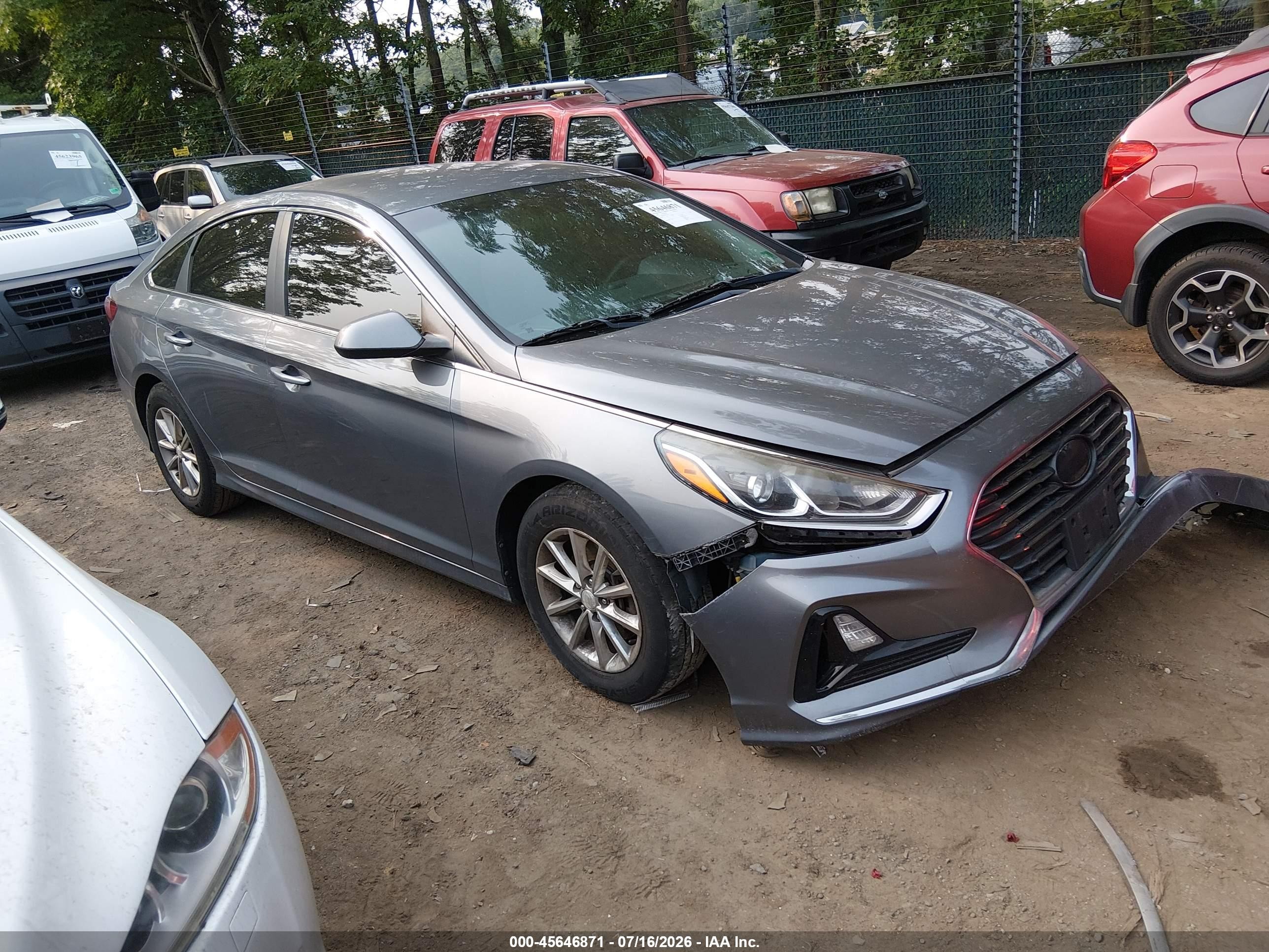 2018 Hyundai Sonata SE, VIN 5NPE24AF8JH725506 — Front end