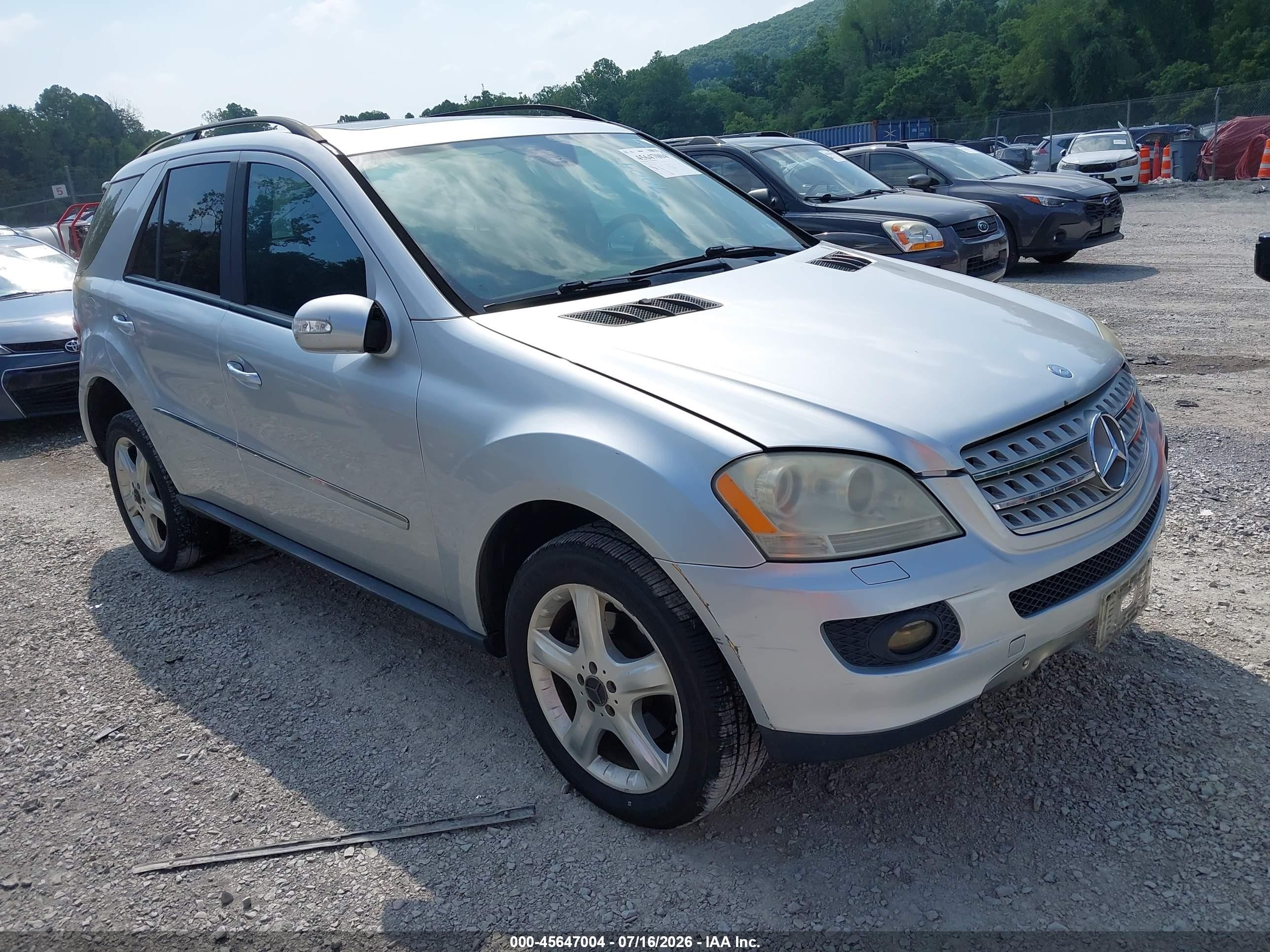 2008 Mercedes-Benz M 350, VIN 4JGBB86E78A423096 — Interior fire