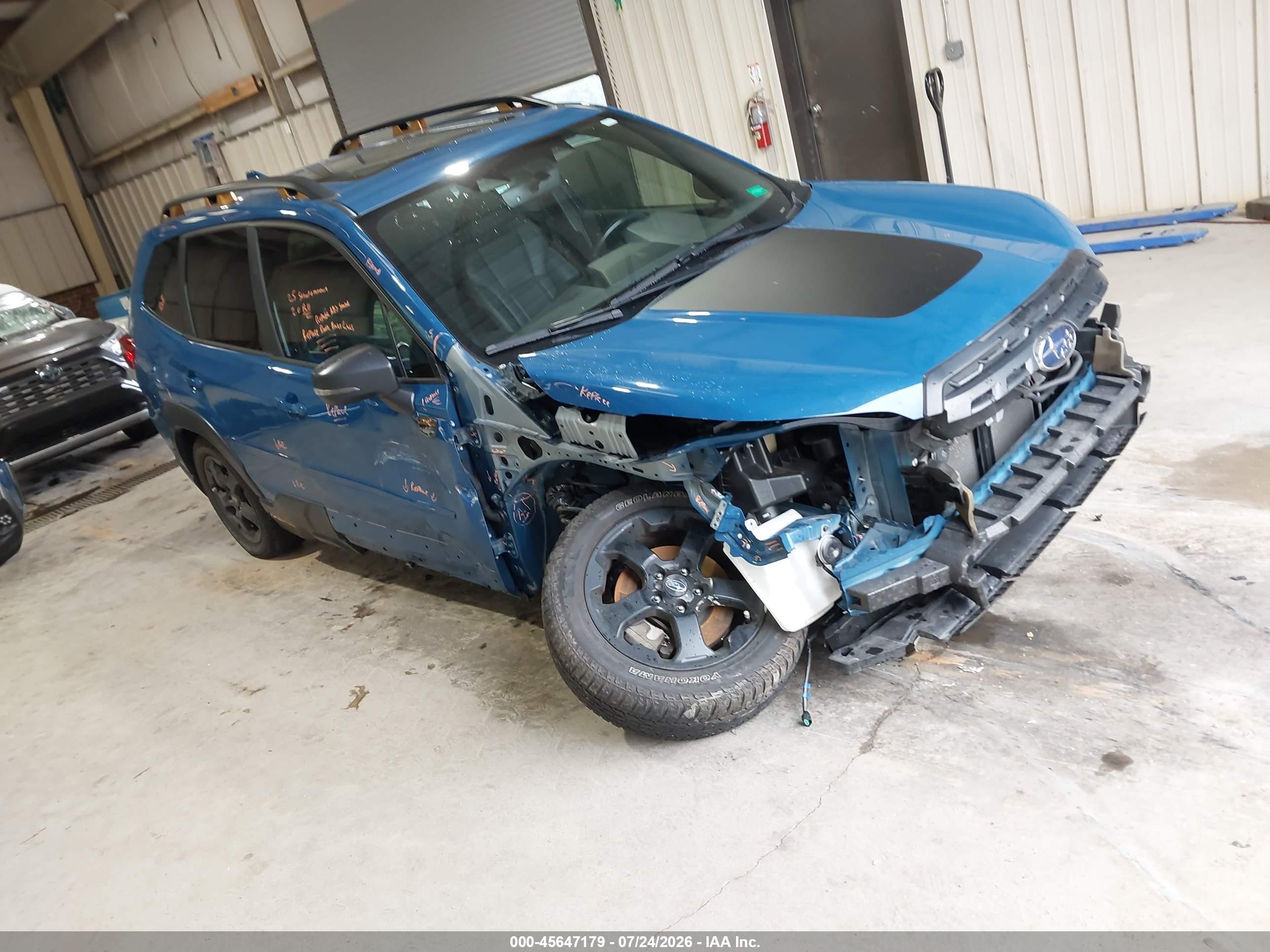 2022 Subaru Forester Wilderness, VIN JF2SKAMC5NH401020 — Перед