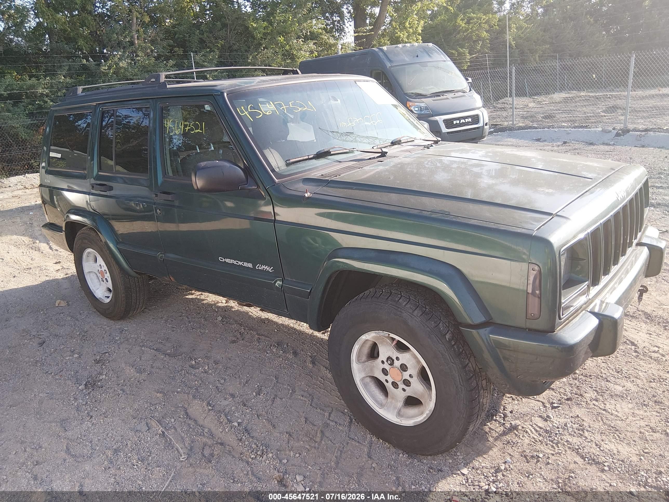 1999 Jeep Cherokee Sport, VIN 1J4FF68S8XL564631 — Normal wear