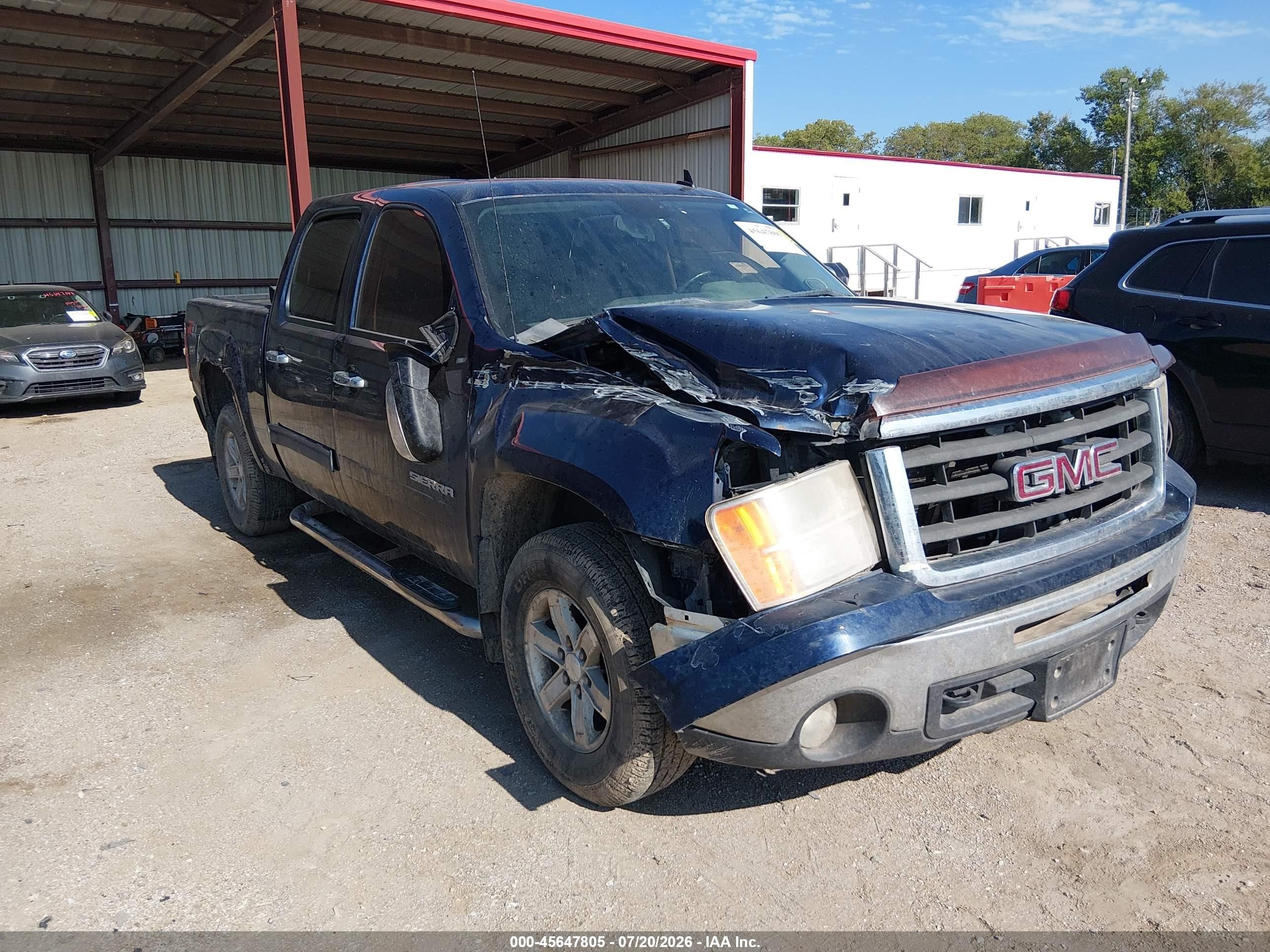 2011 GMC Sierra 1500 SLE, VIN 3GTP2VE34BG104370 — Front end