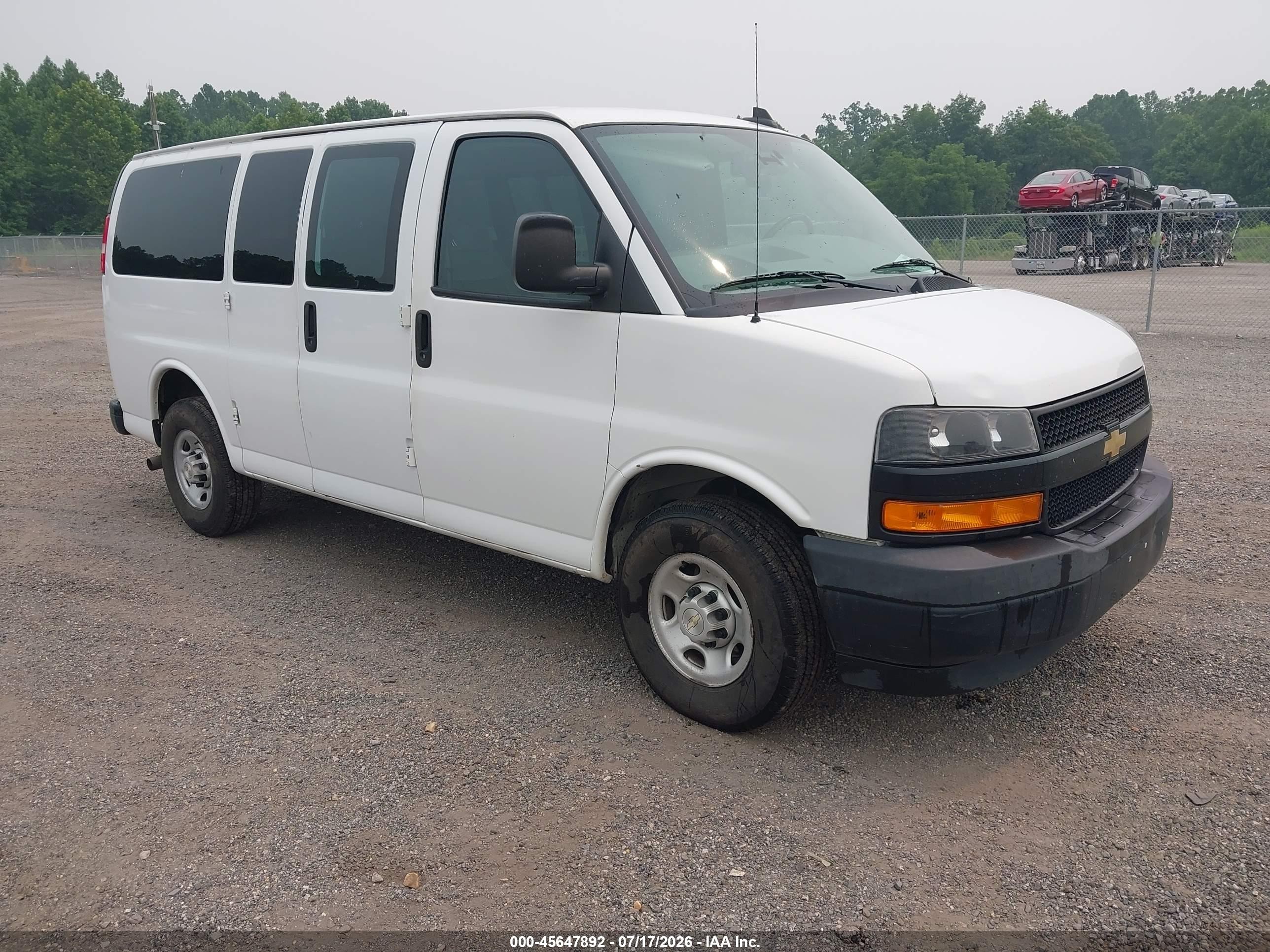 2020 Chevrolet Express Passenger LS, VIN 1GAWGEFP1L1233531 — Normal wear
