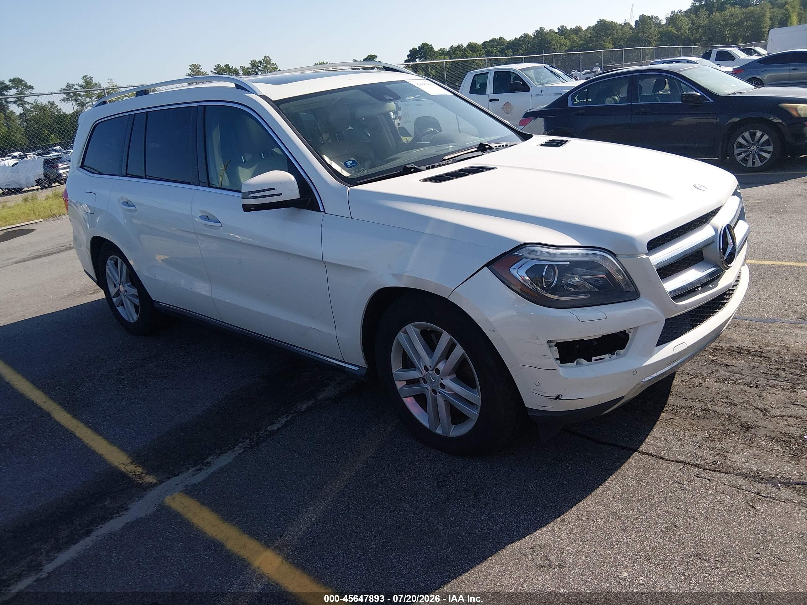 2013 Mercedes-Benz GL 450, VIN 4JGDF7CE9DA178131 — Normal wear