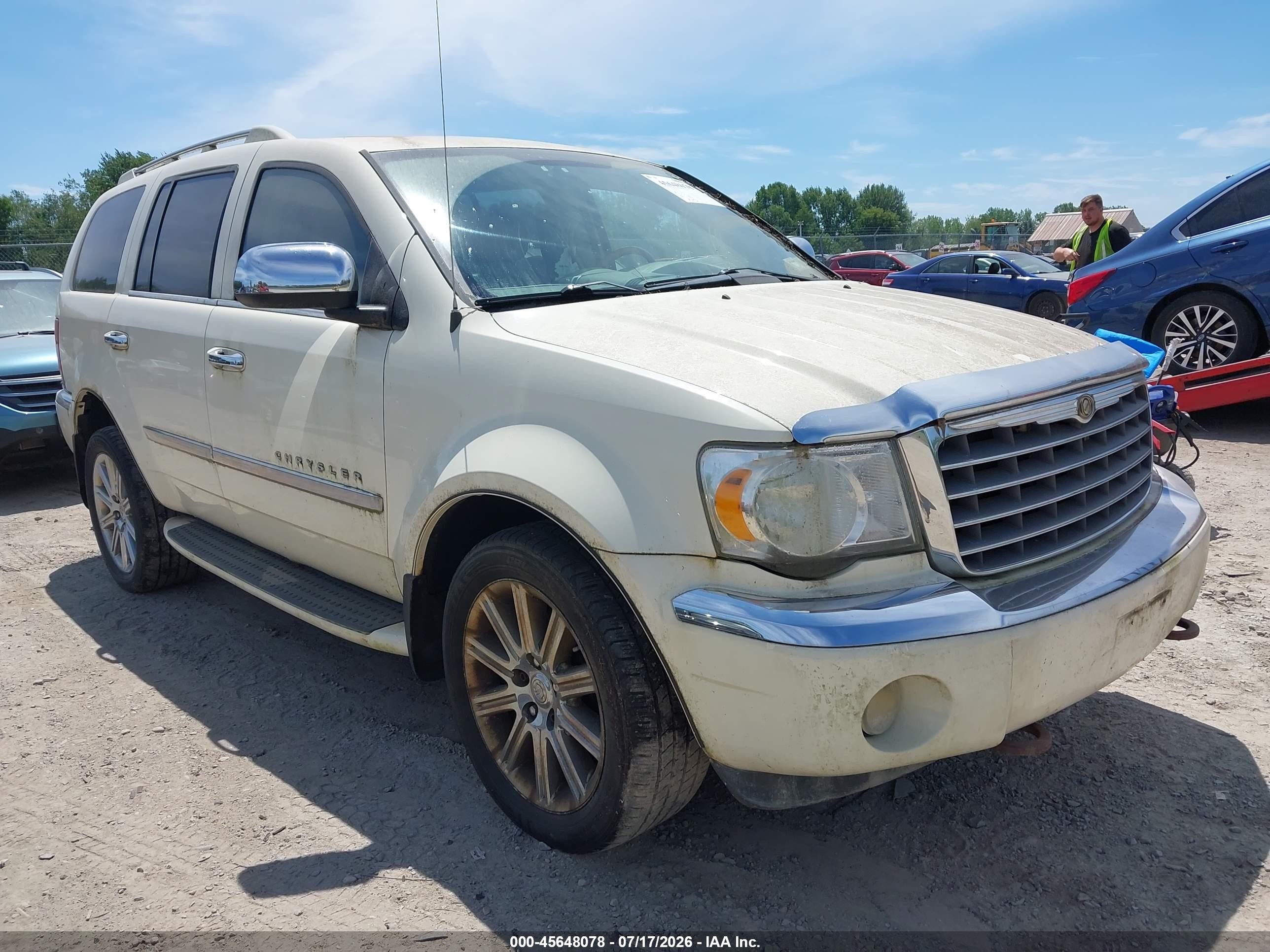 2008 Chrysler Aspen Limited, VIN 1A8HW58228F134918 — Normal wear