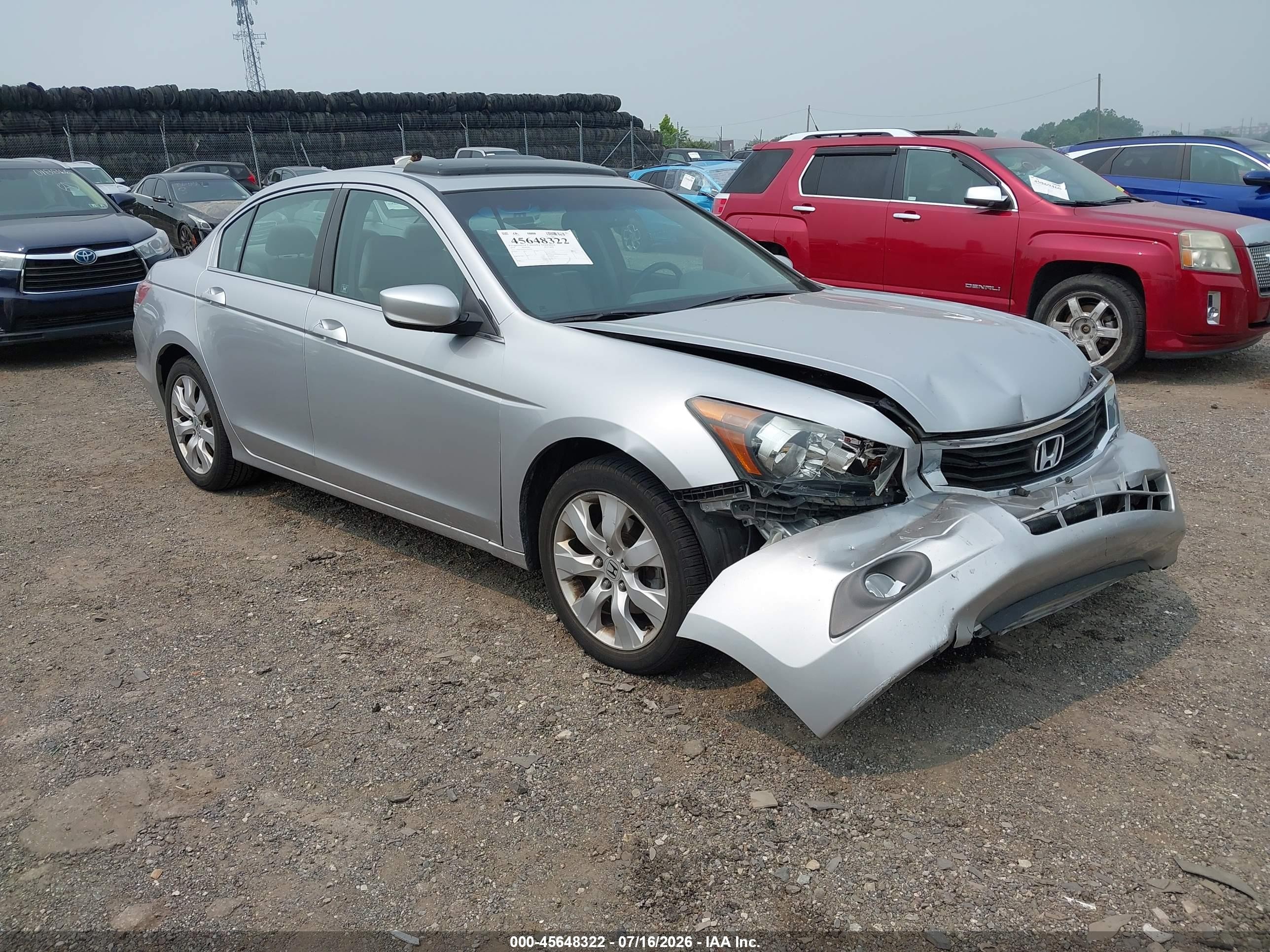 2010 Honda Accord EX-L, VIN 1HGCP2F84AA007001 — Front end