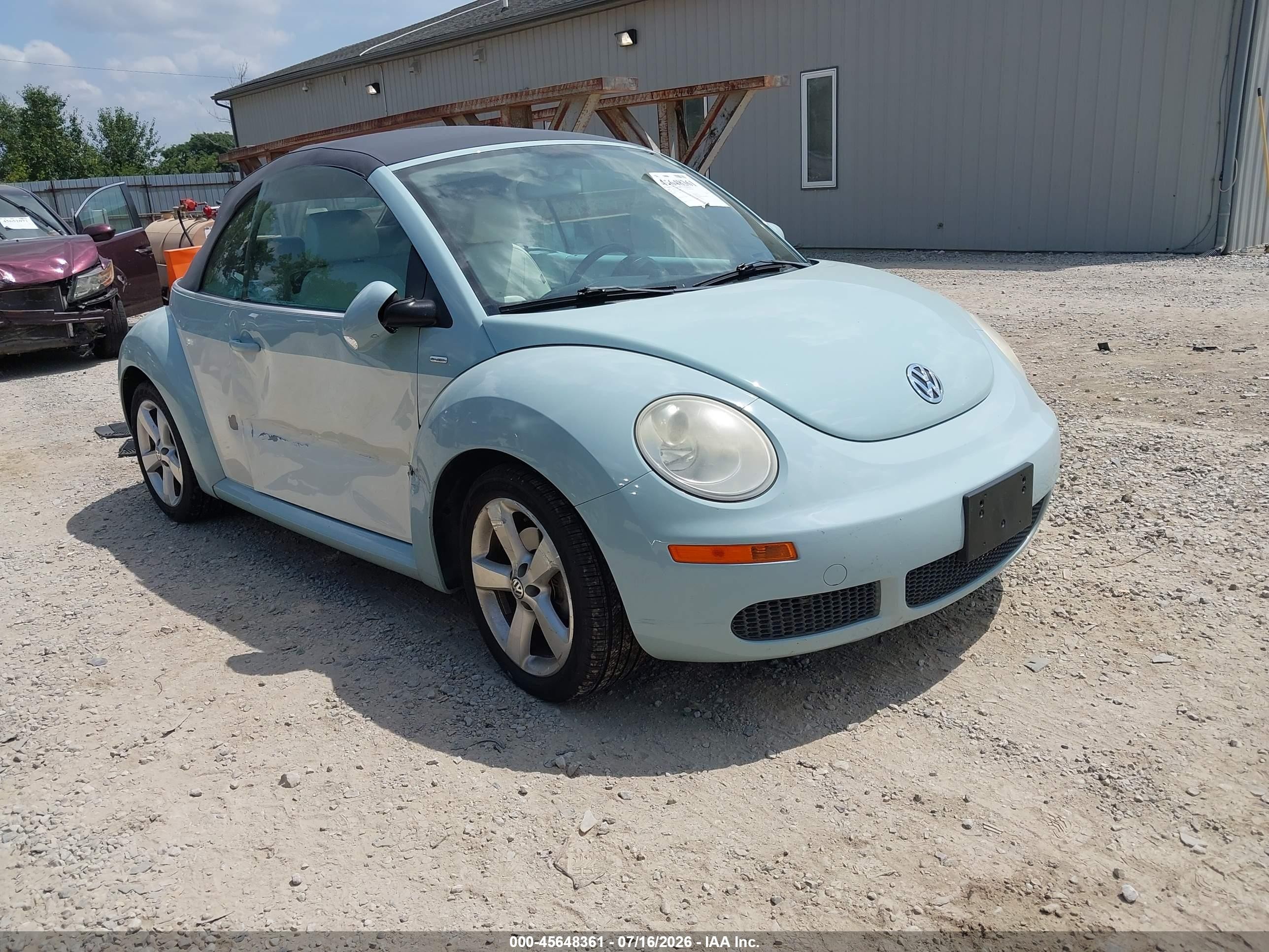 2010 Volkswagen Beetle, VIN 3VWRG3AL0AM006874 — Бок