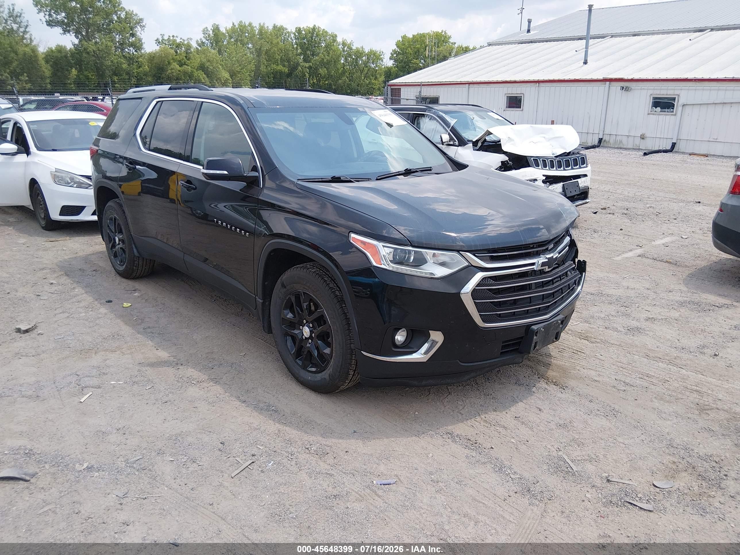2018 Chevrolet Traverse LT Cloth, VIN 1GNEVGKW0JJ246518 — Front end