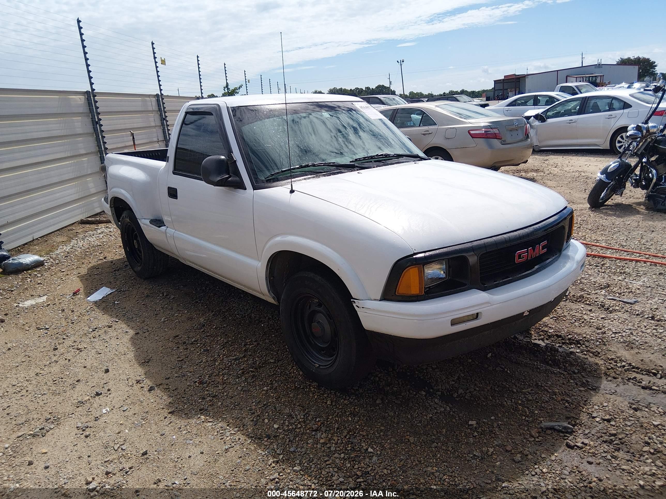 1997 GMC Sonoma, VIN 1GTCS1445V8505440 — Normal wear