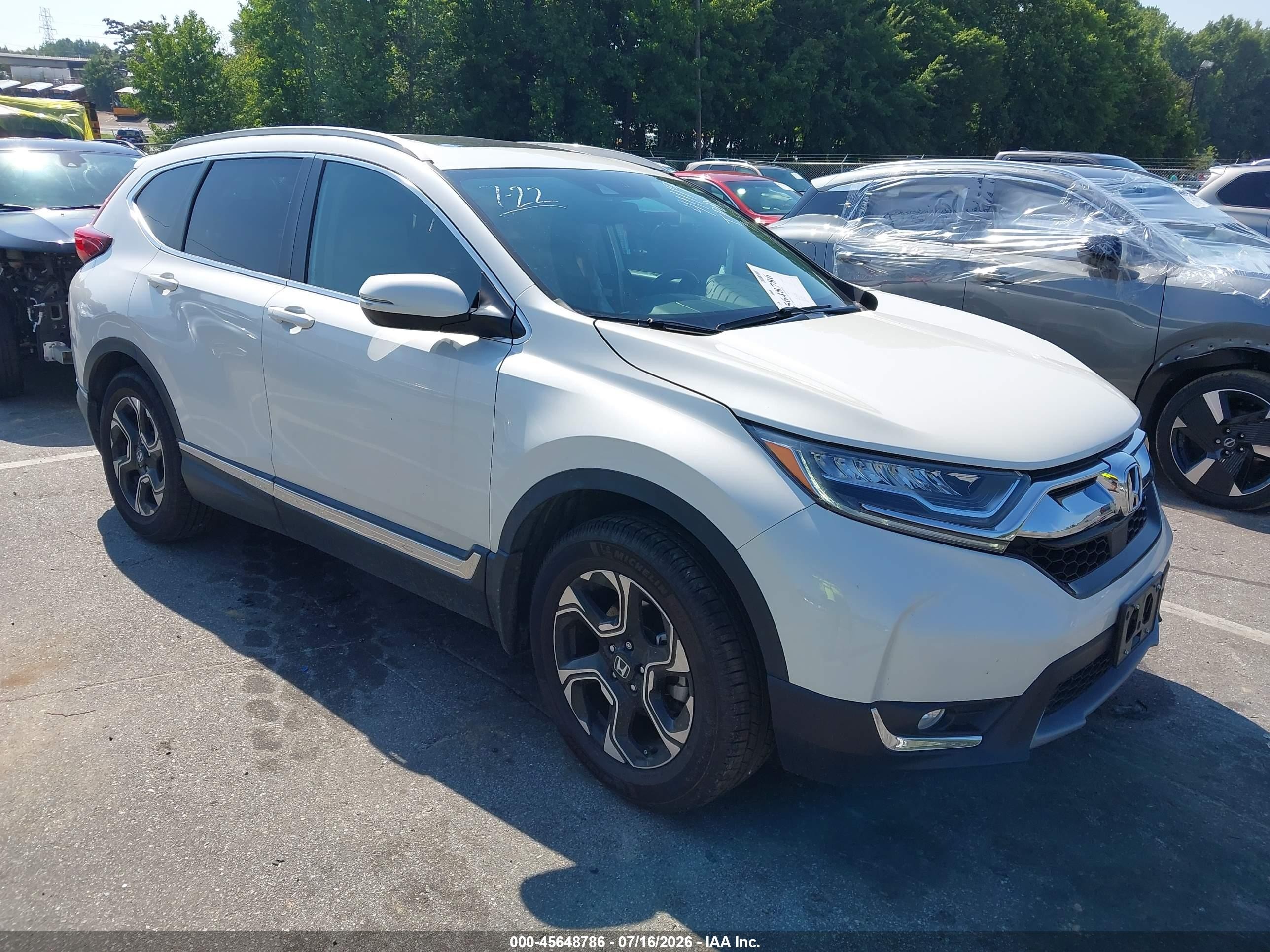 2018 Honda CR-V Touring, VIN 2HKRW1H92JH501507 — Rear end