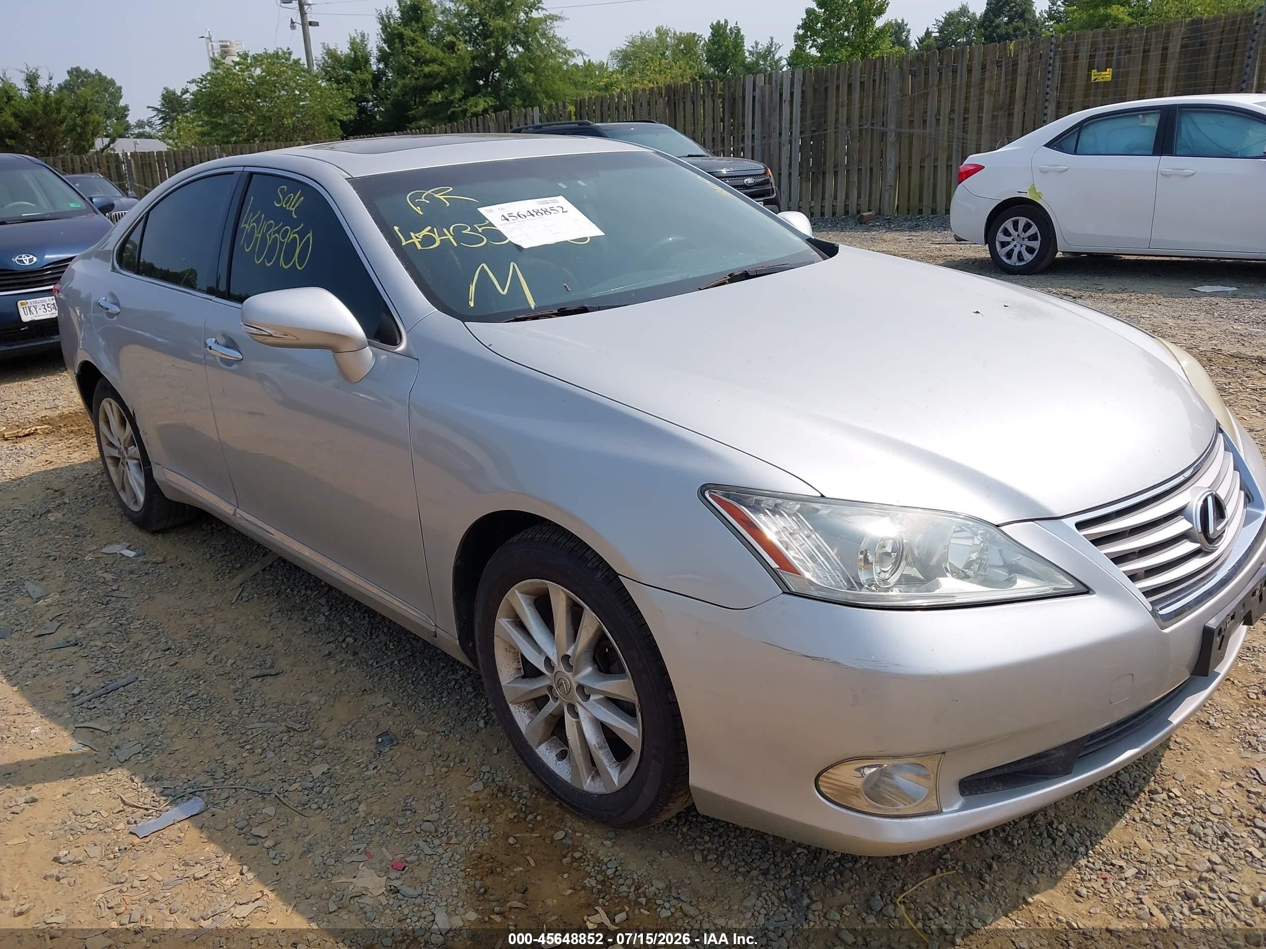 2011 Lexus ES 330, VIN JTHBK1EG1B2451278 — Side
