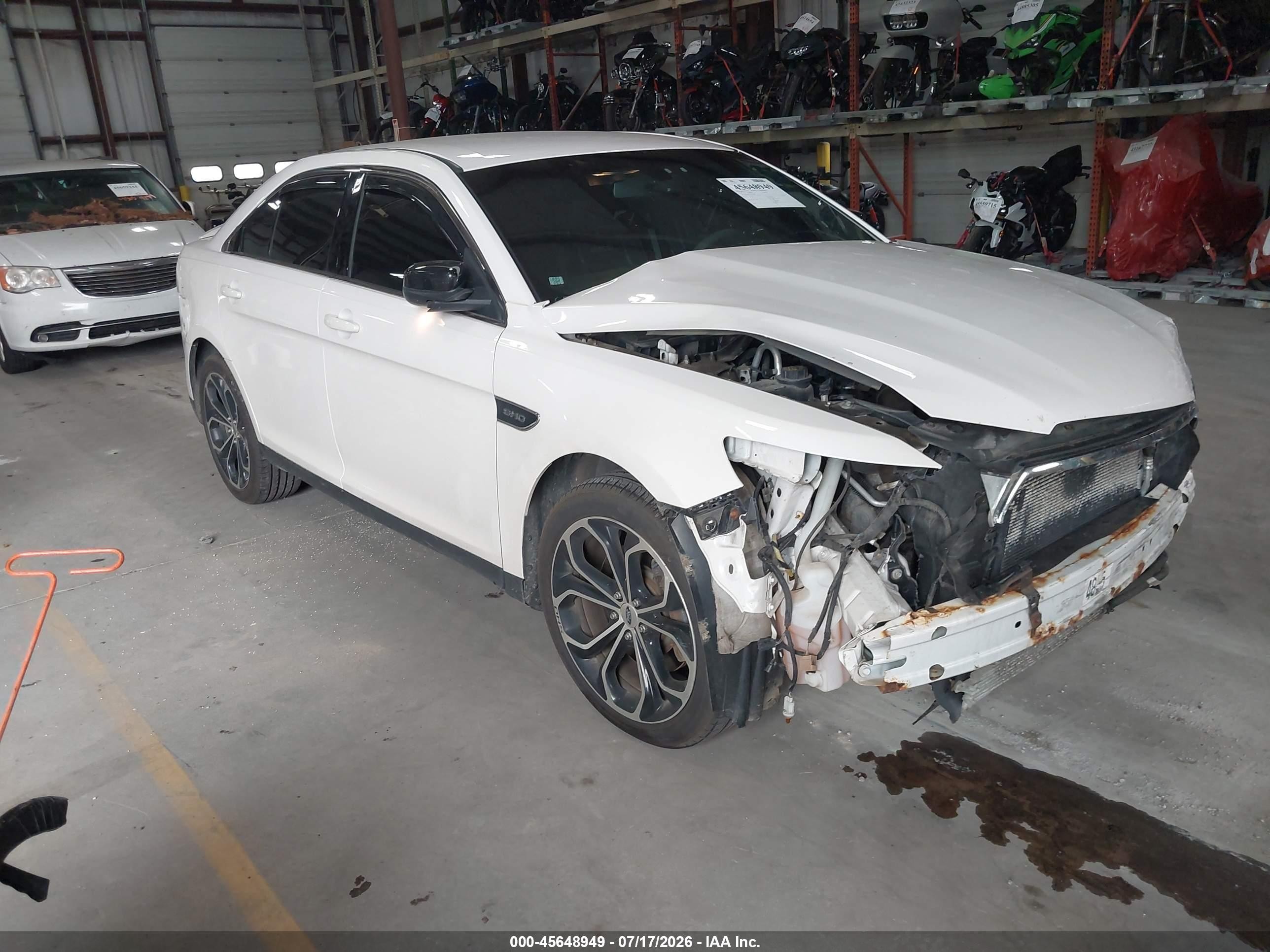 2016 Ford Taurus SHO, VIN 1FAHP2KT5GG147066 — Front end