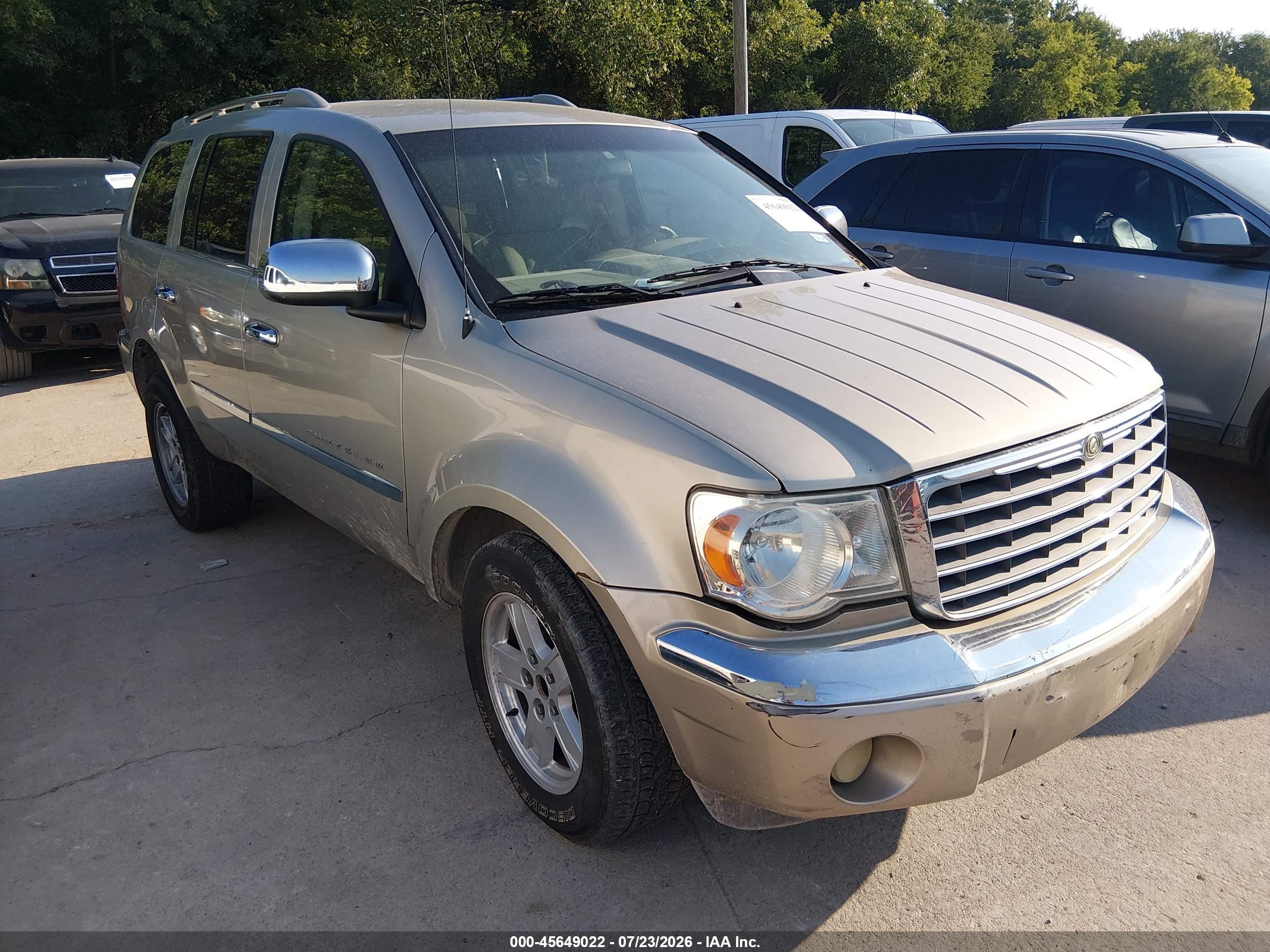 2008 Chrysler Aspen Limited, VIN 1A8HX58NX8F111538 — Normal wear