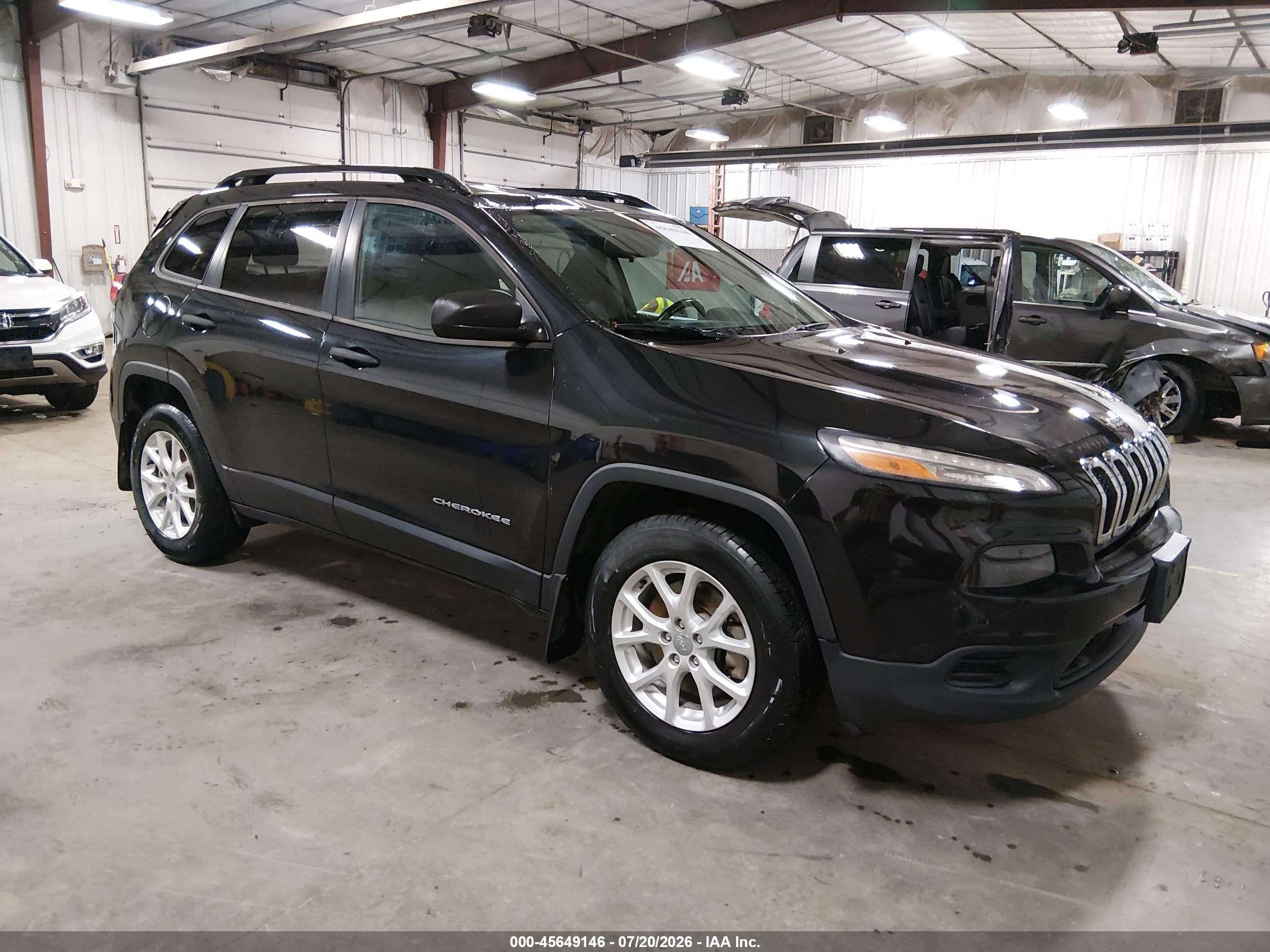 2016 Jeep Cherokee Altitude, VIN 1C4PJMAS5GW238971 — Rear end