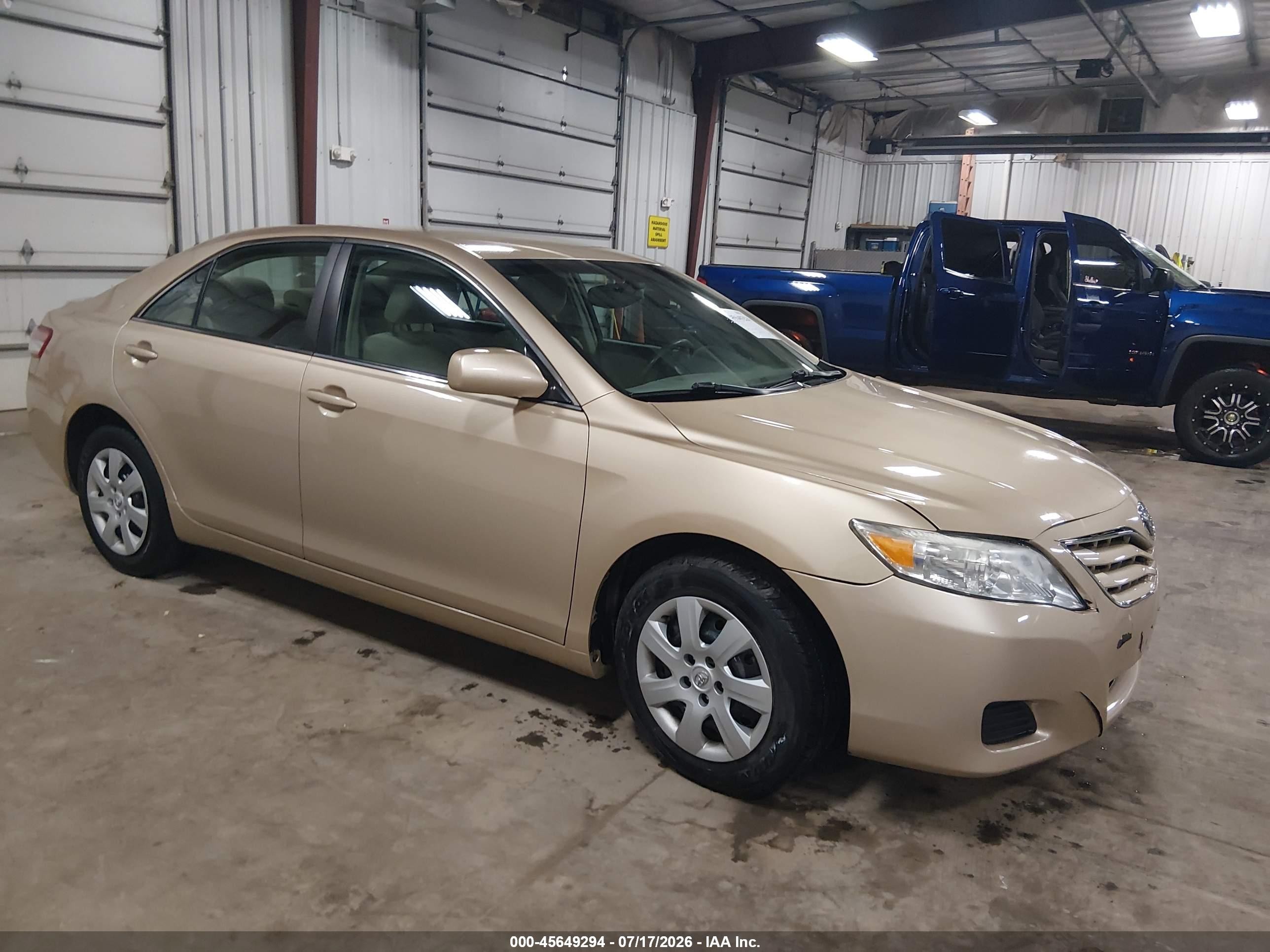 2010 Toyota Camry LE, VIN 4T1BF3EK3AU094447 — Front end
