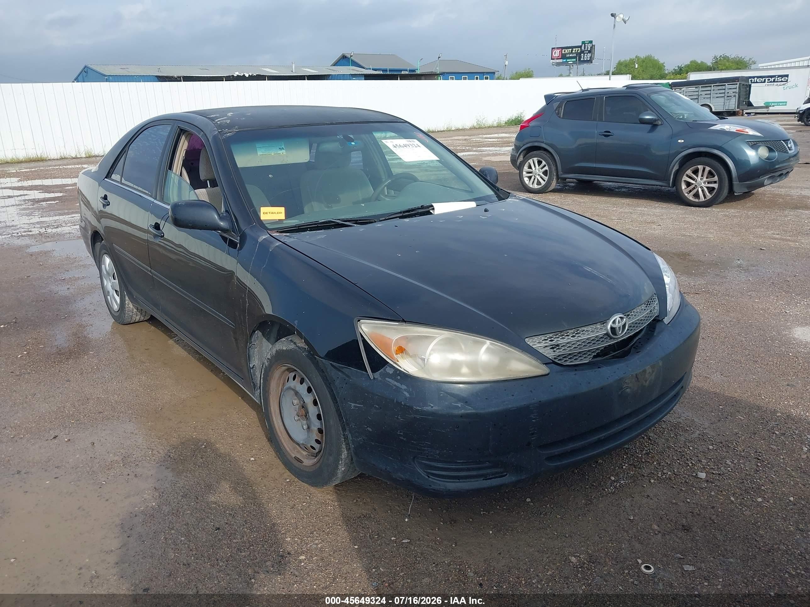 2004 Toyota Camry LE, VIN 4T1BE32K74U342470 — Normal wear