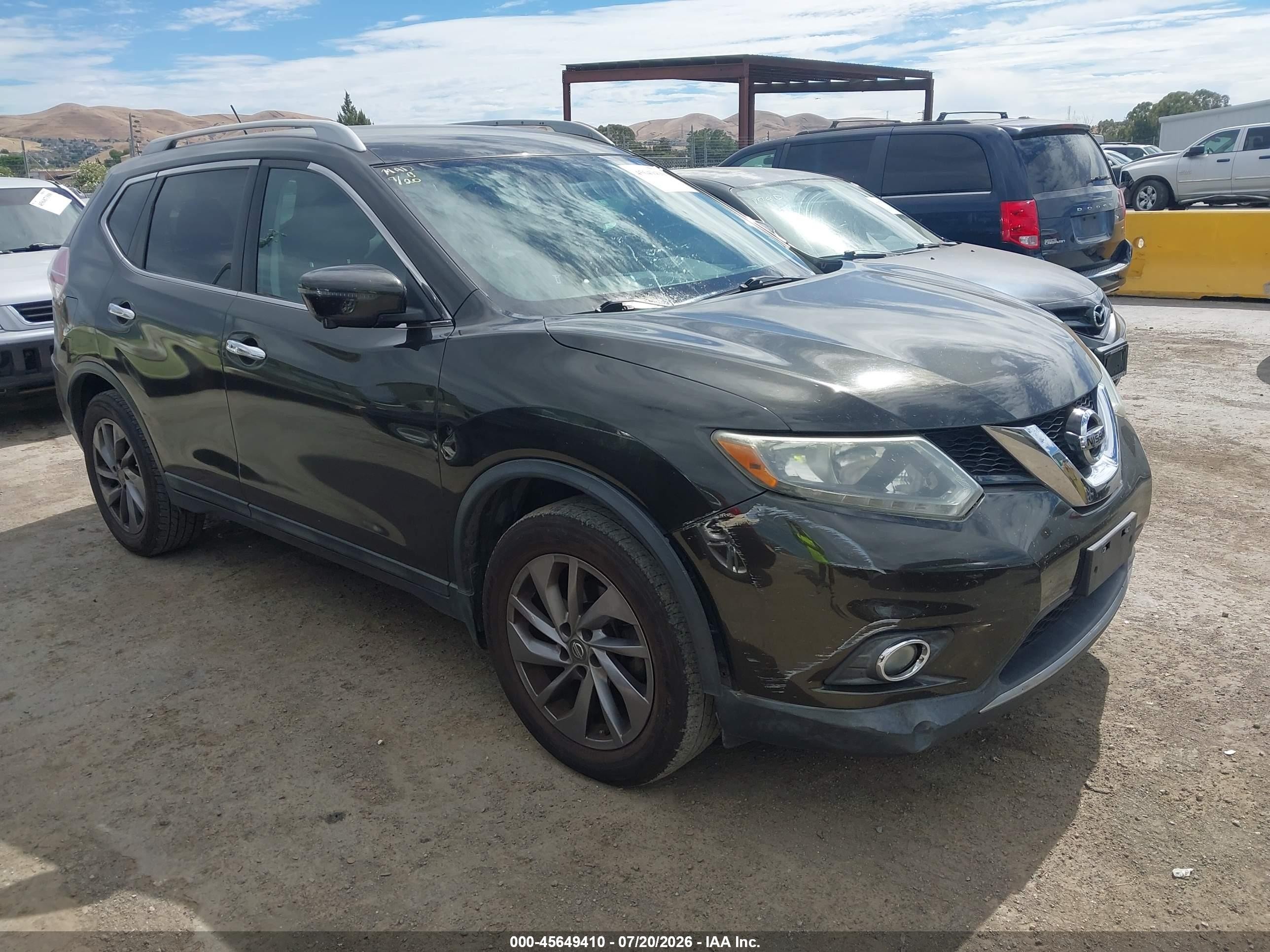 2016 Nissan Rogue SL, VIN 5N1AT2MT5GC754477 — Front end
