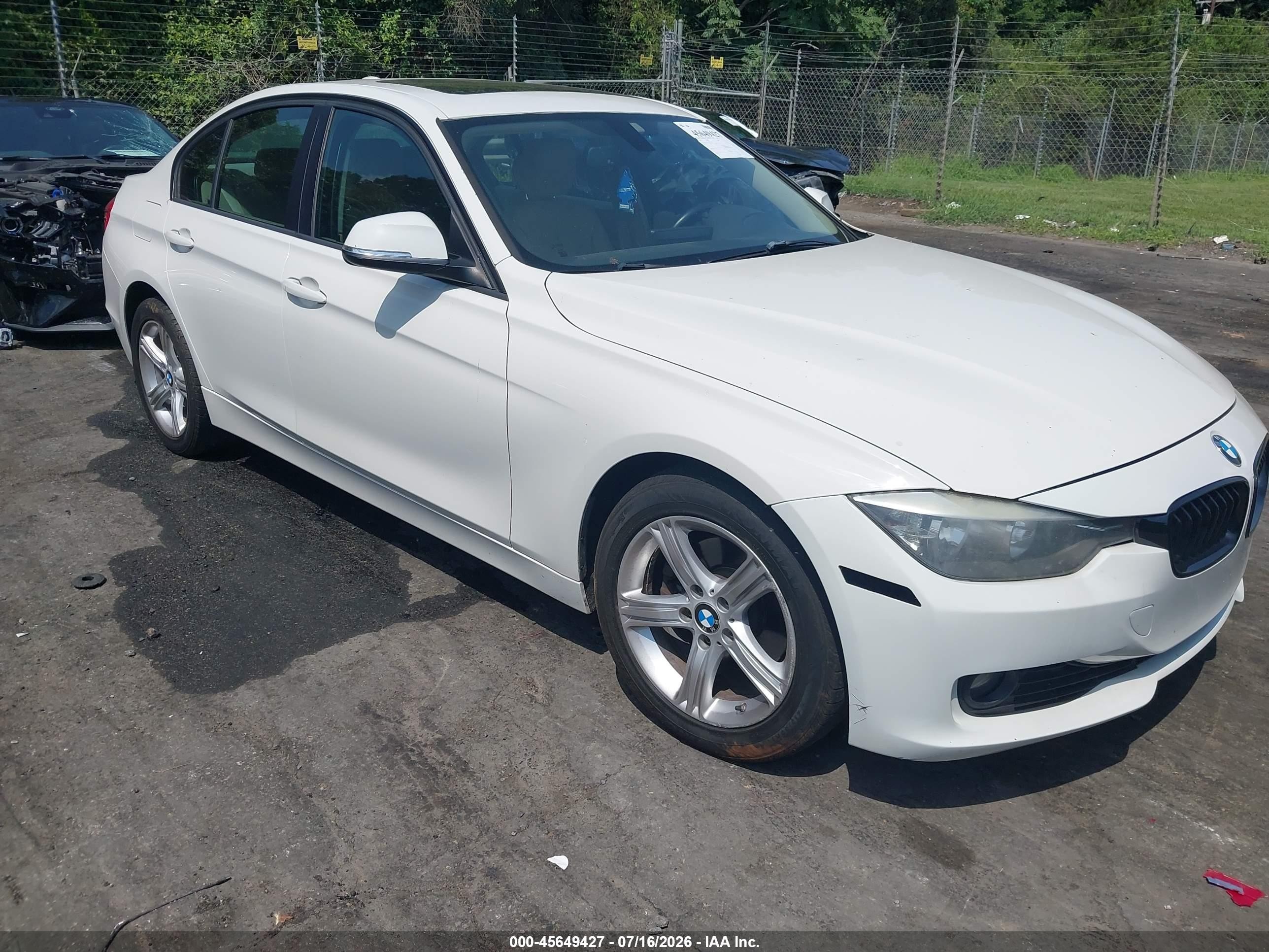 2013 BMW 3 Series 328i, VIN WBA3A5C51DF357265 — Normal wear