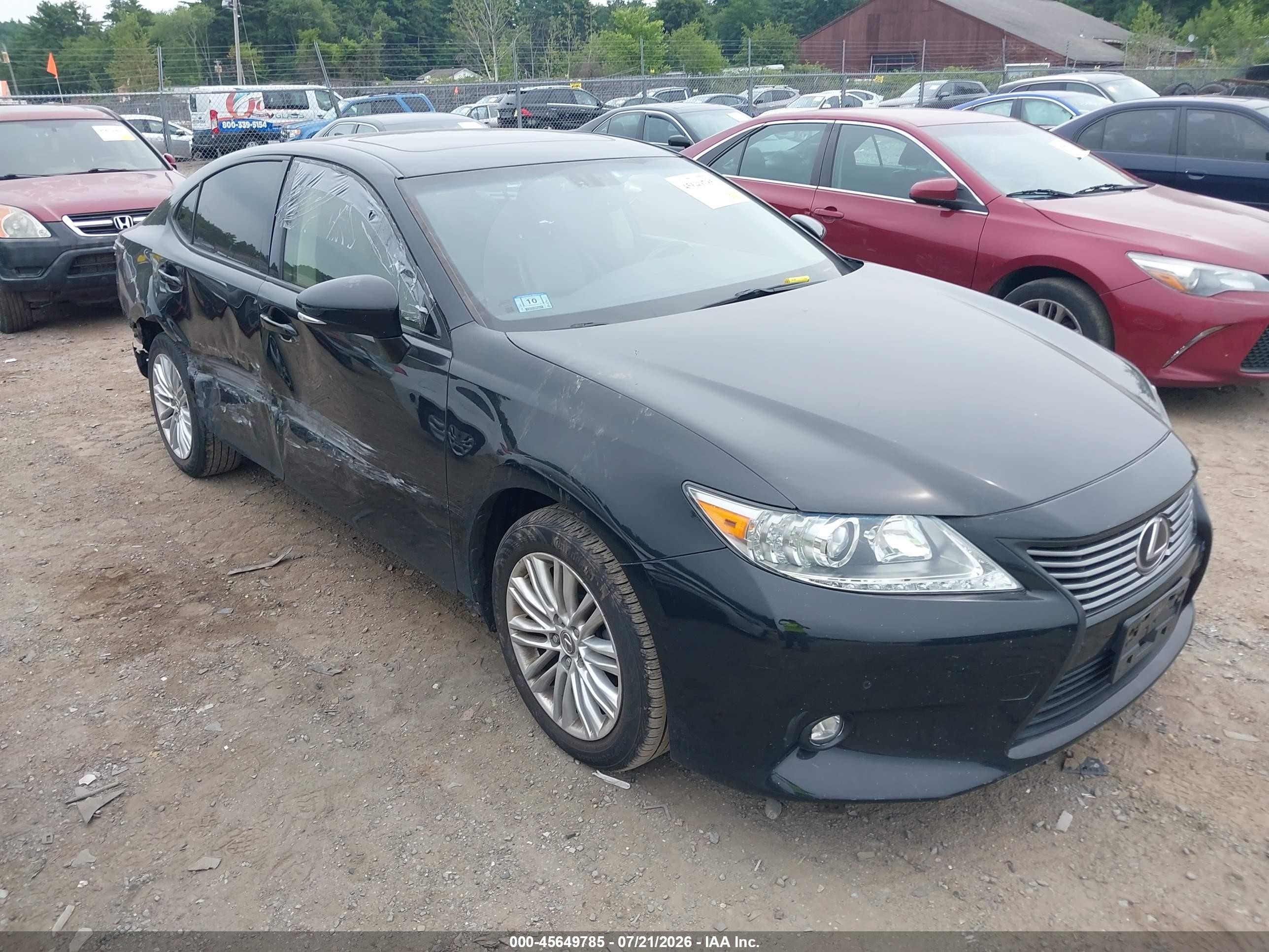 2015 Lexus ES 330, VIN JTHBK1GG4F2164262 — Side