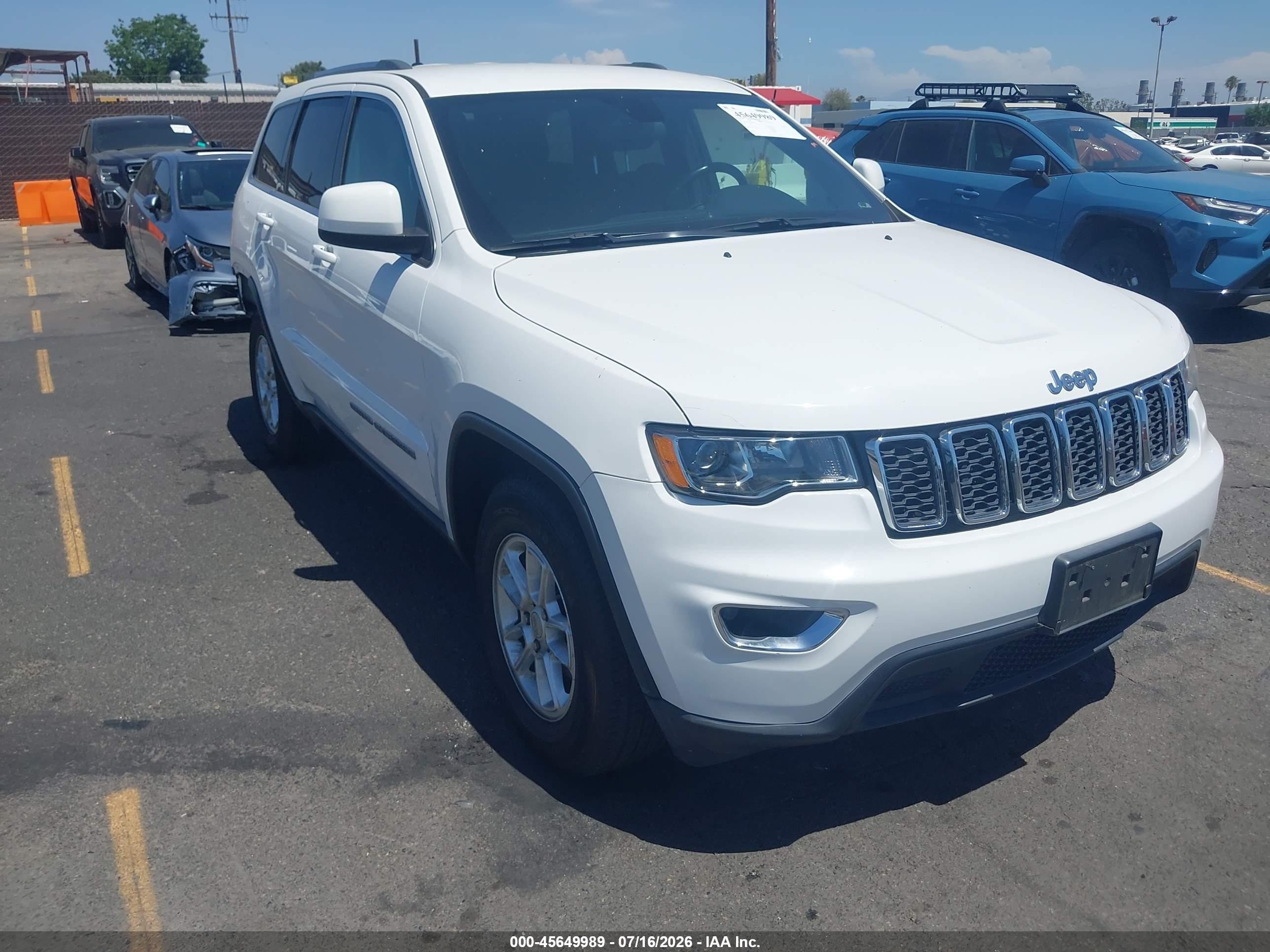 2019 Jeep Grand Cherokee Laredo E, VIN 1C4RJEAG2KC816819 — Rear end