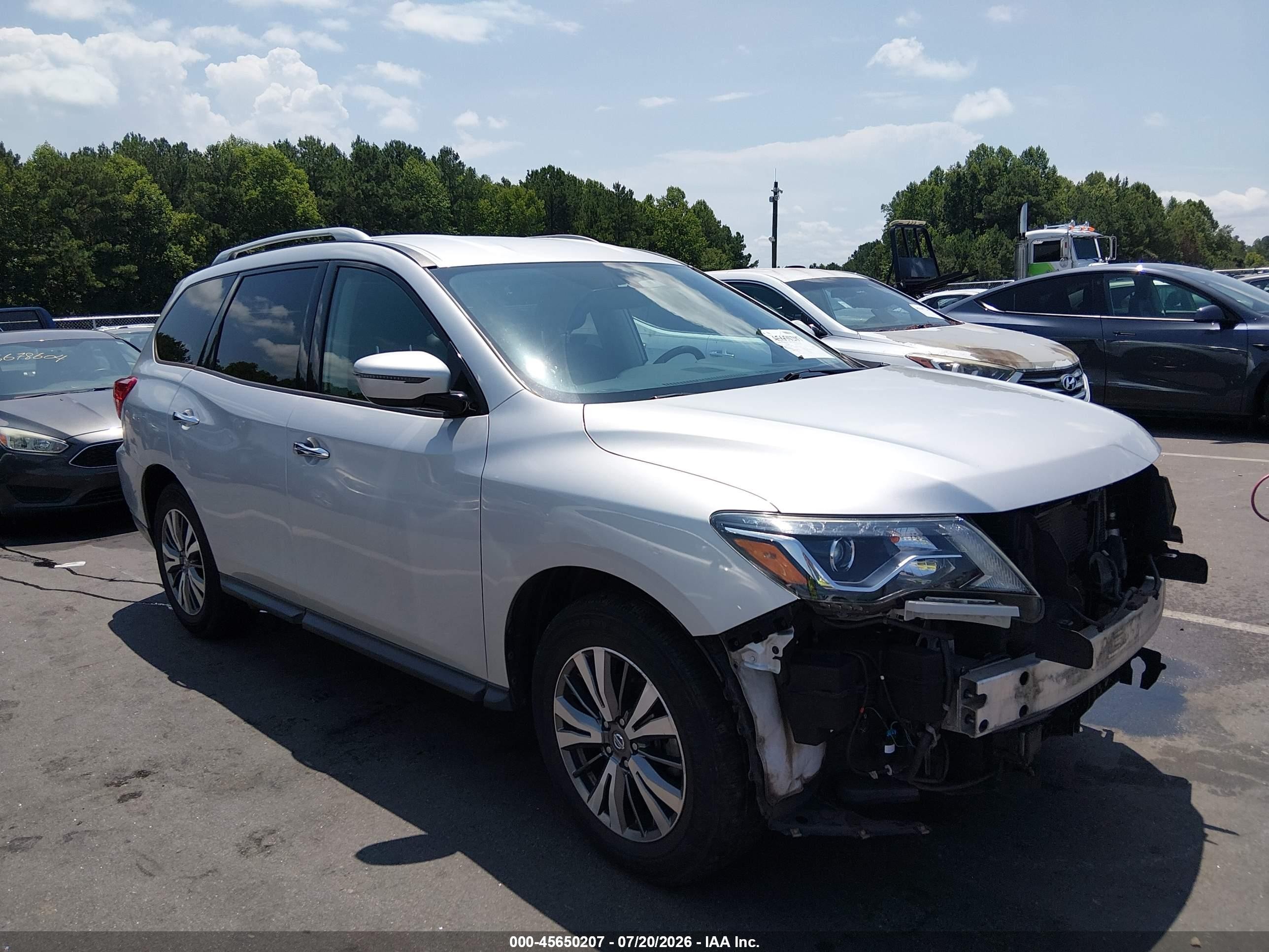 2019 Nissan Pathfinder Platinum, VIN 5N1DR2MN6KC612578 — Front end