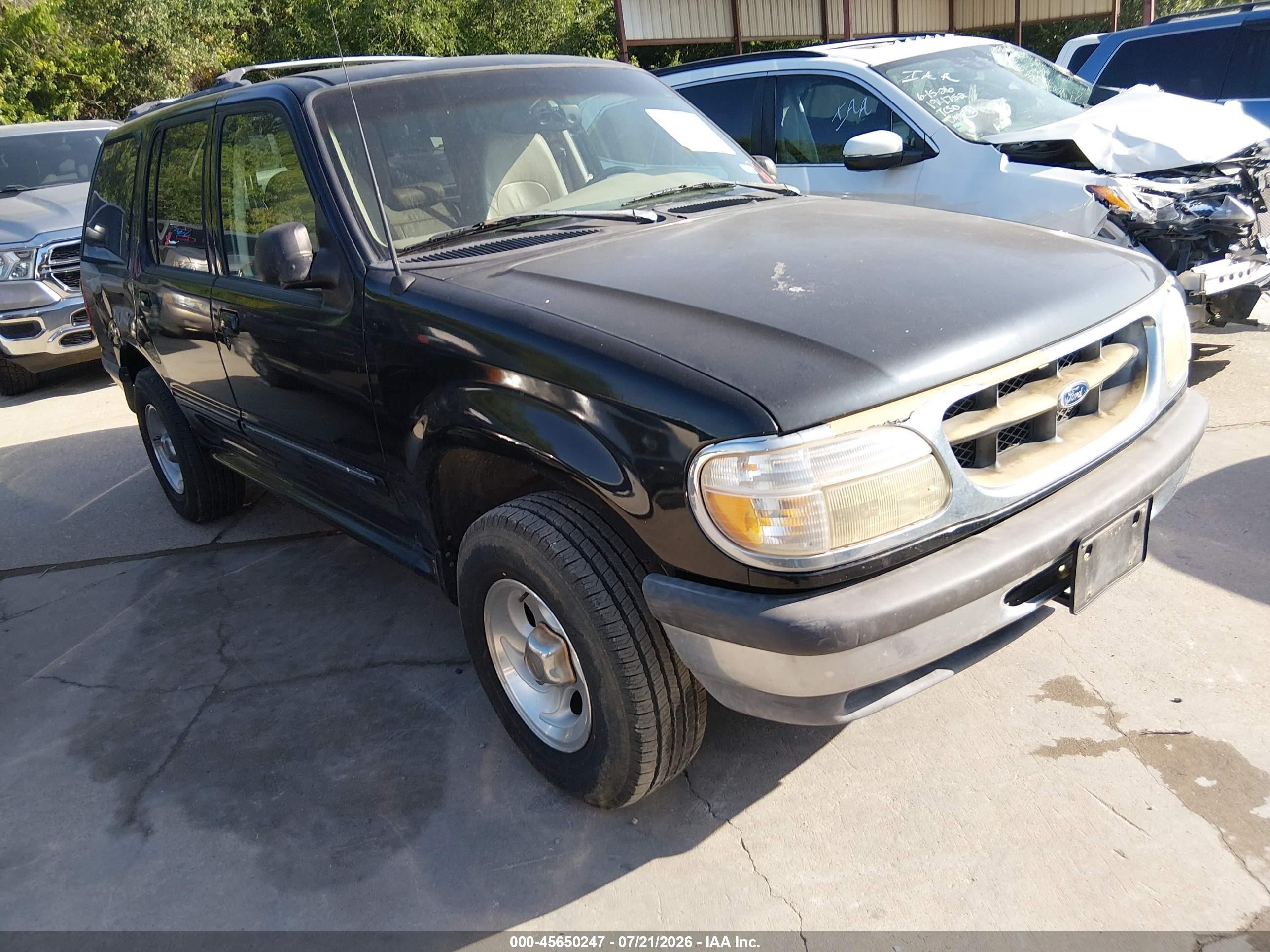 1998 Ford Explorer XL, VIN 1FMZU32E1WZA78373 — Normal wear