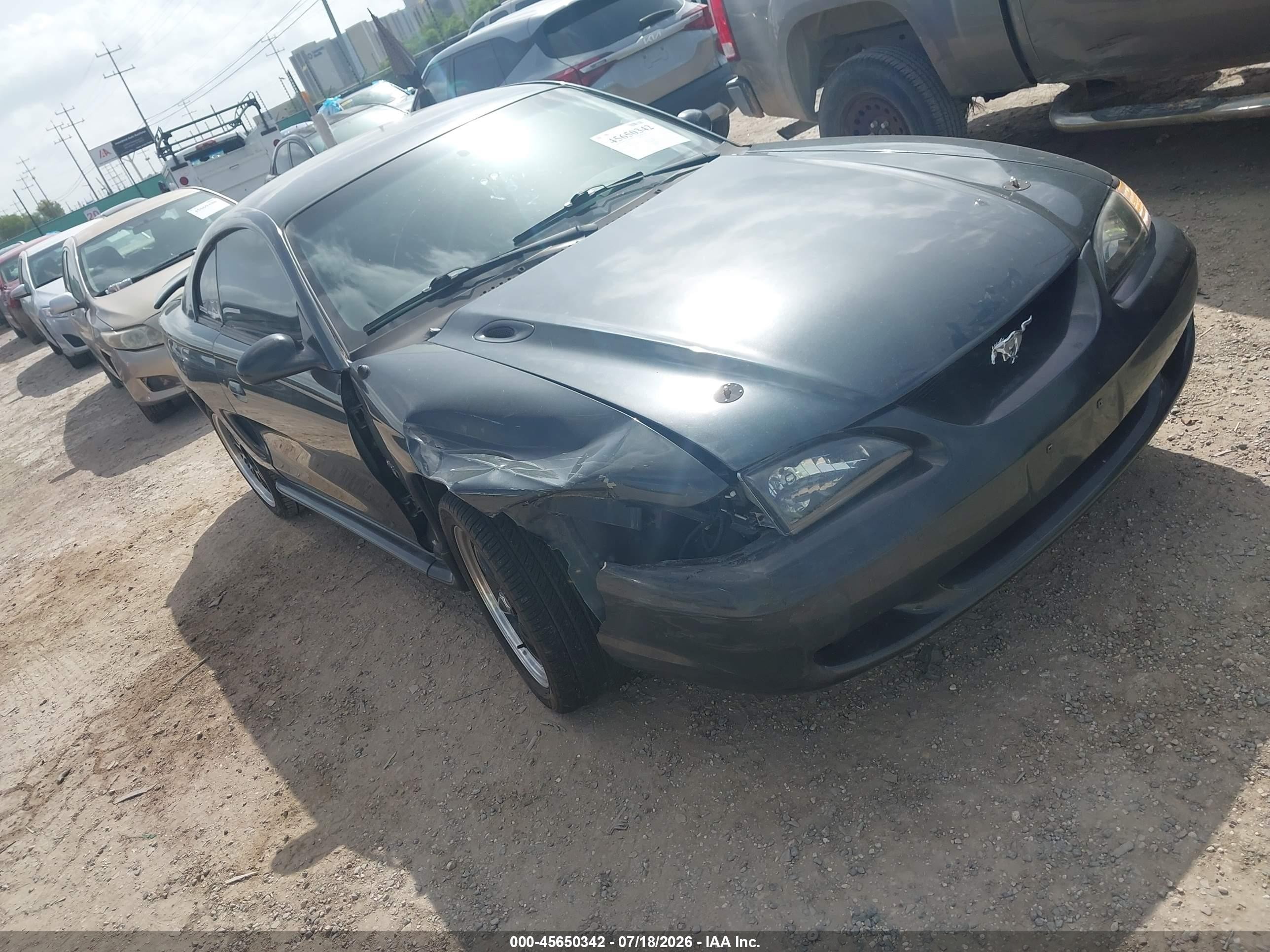 1998 Ford Mustang GT, VIN 1FAFP42X1WF265710 — Перед