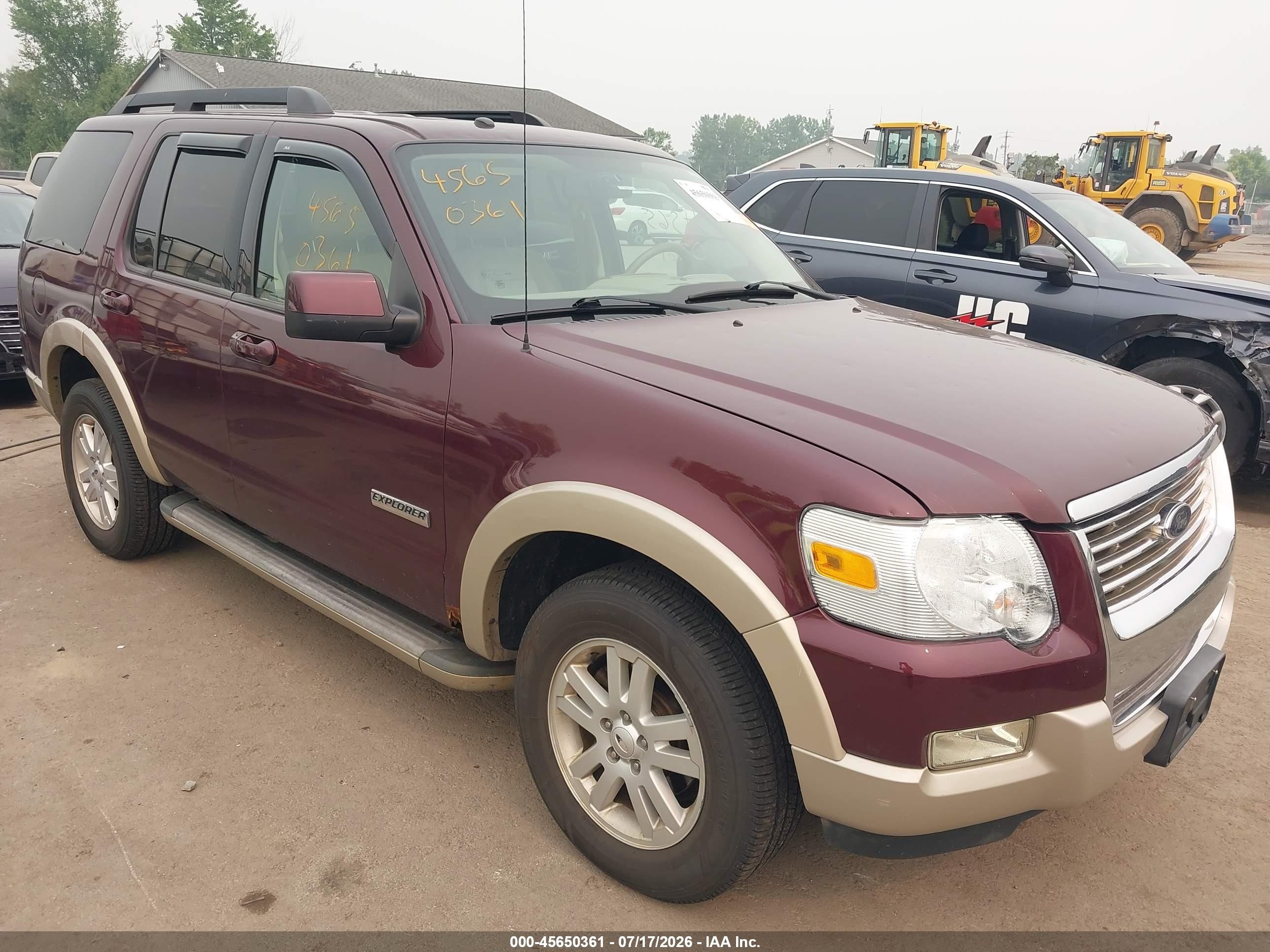2008 Ford Explorer Eddie Bauer, VIN 1FMEU74E88UA58205 — Град